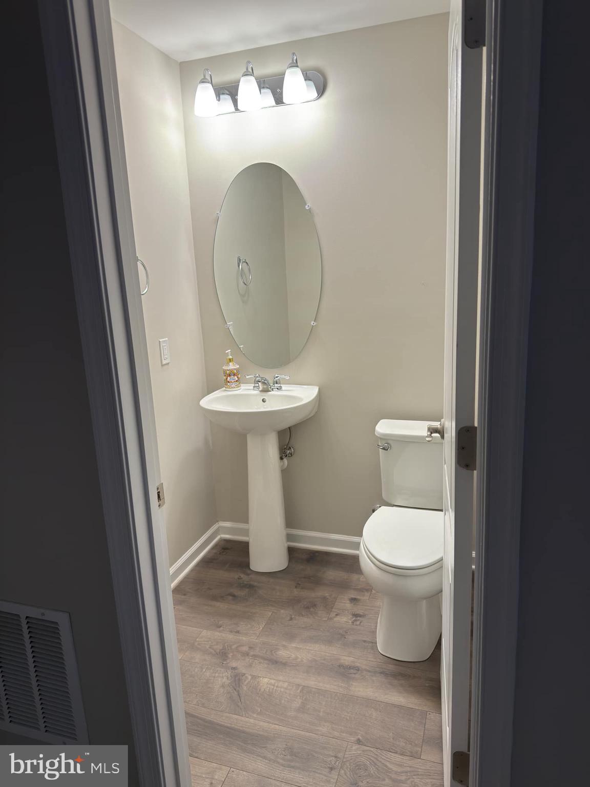 THE RIDGES - Residential Lease