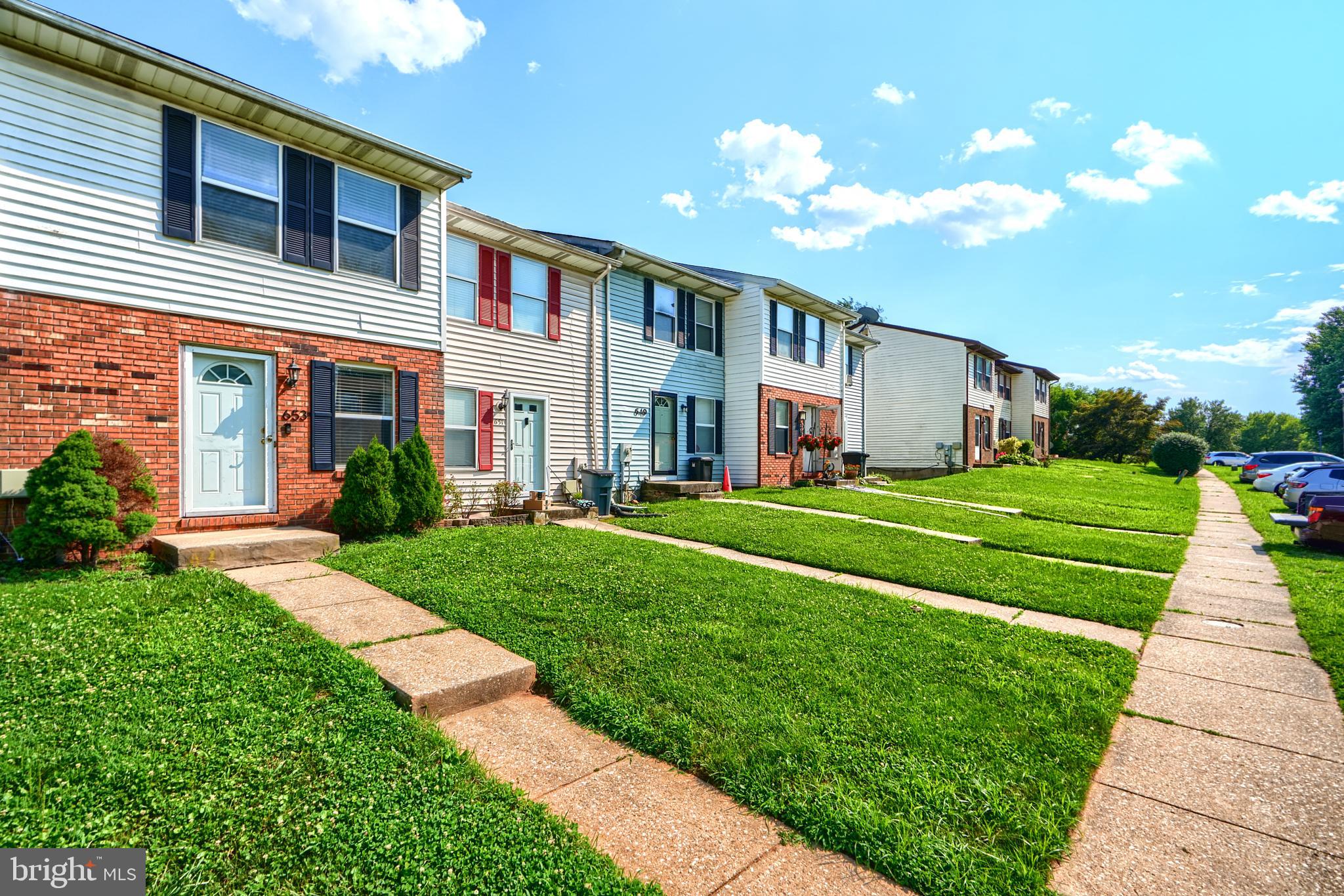 653 GLYNOCK PLACE