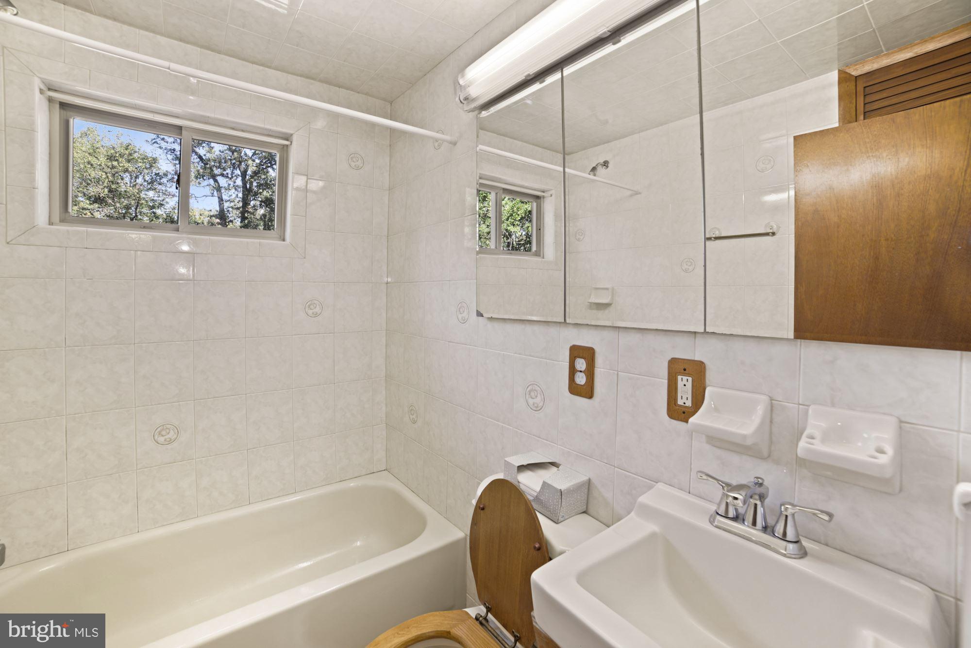 SUNNY ACRES - Residential