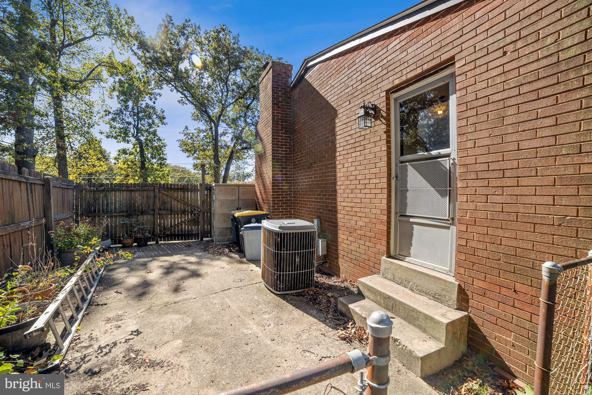 SUNNY ACRES - Residential