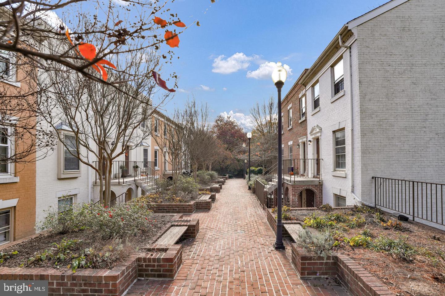 4339 MASSACHUSETTS AVENUE NW 4339