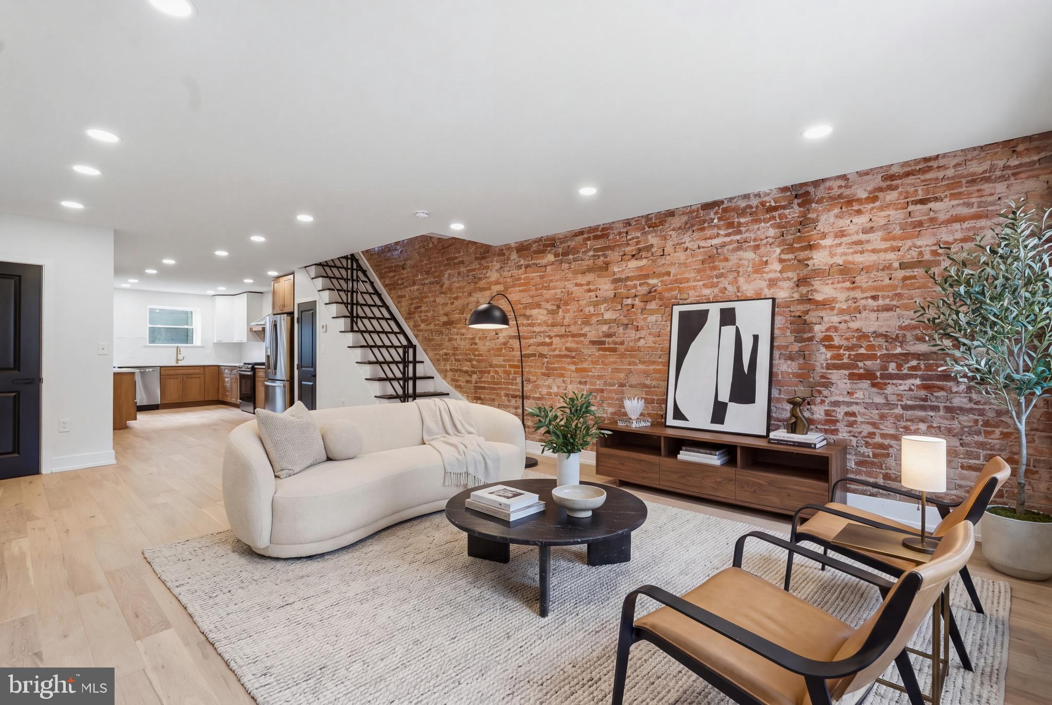 1124 MIFFLIN STREET
