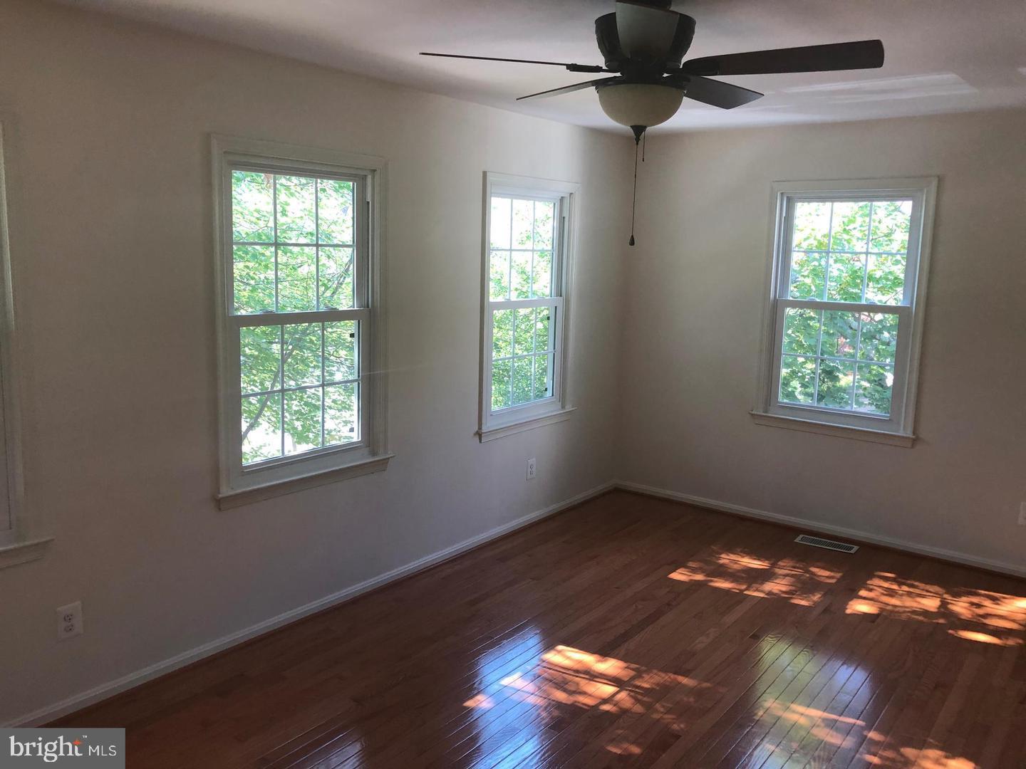 COUNTRY CREEK - Residential Lease