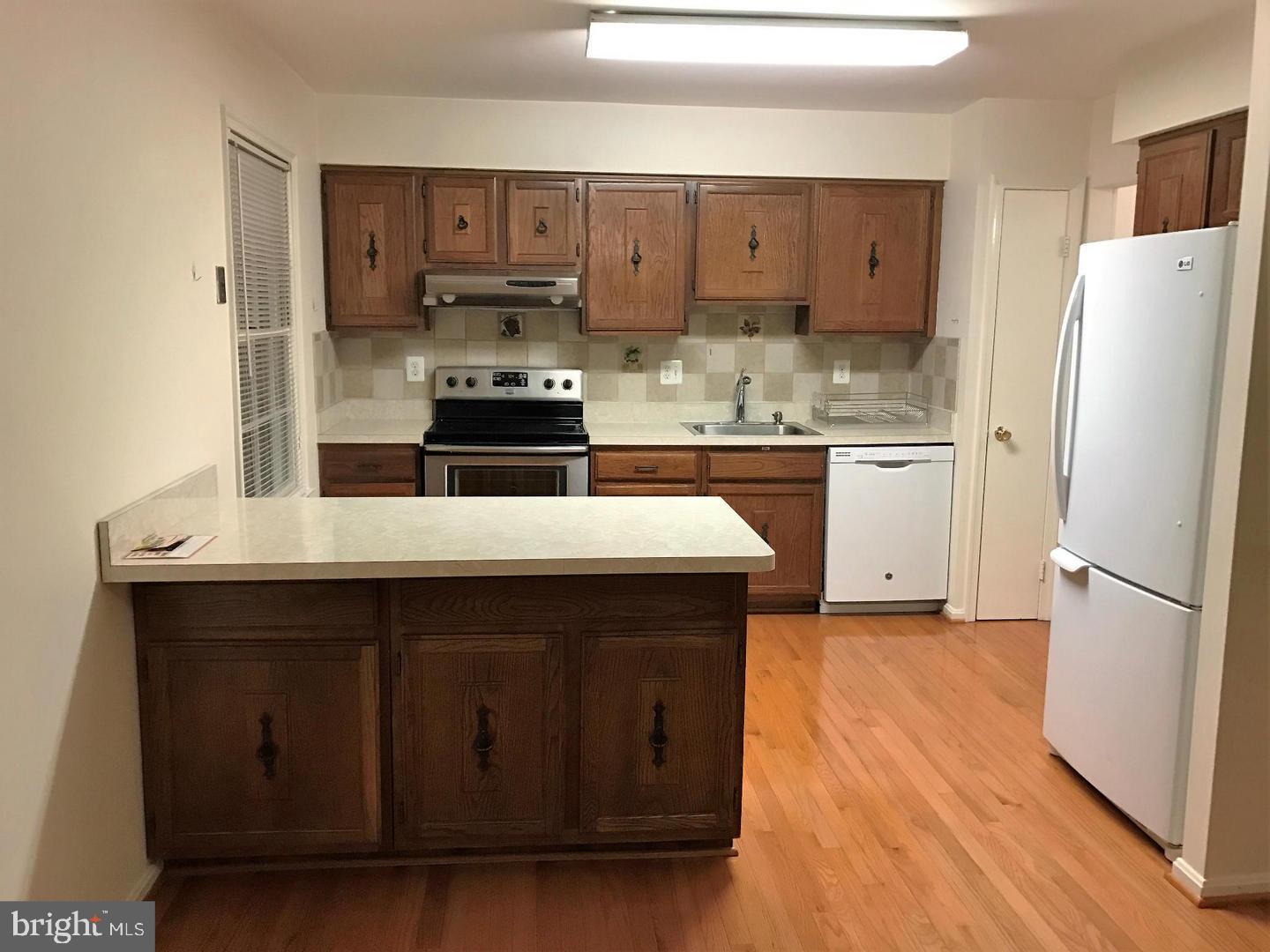 COUNTRY CREEK - Residential Lease