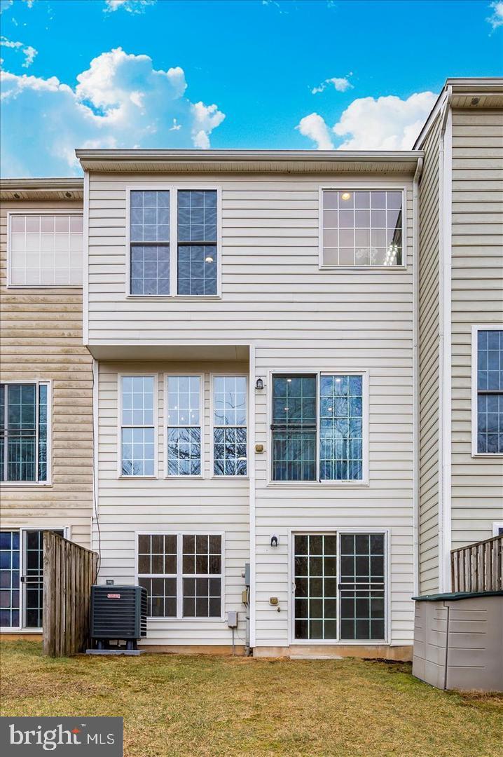 WHISPERING CREEK - Residential Lease