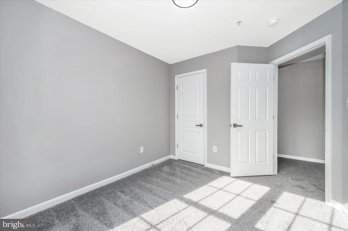 WHISPERING CREEK - Residential Lease