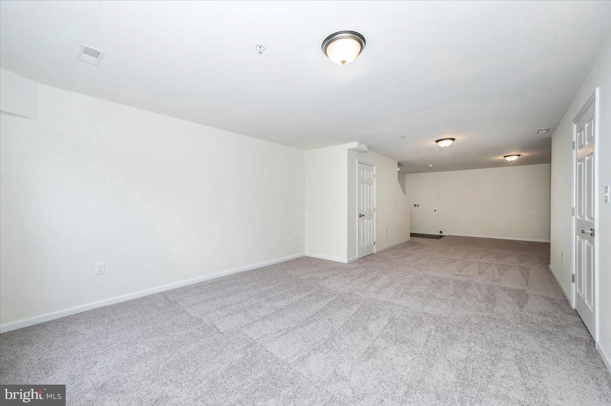 WHISPERING CREEK - Residential Lease