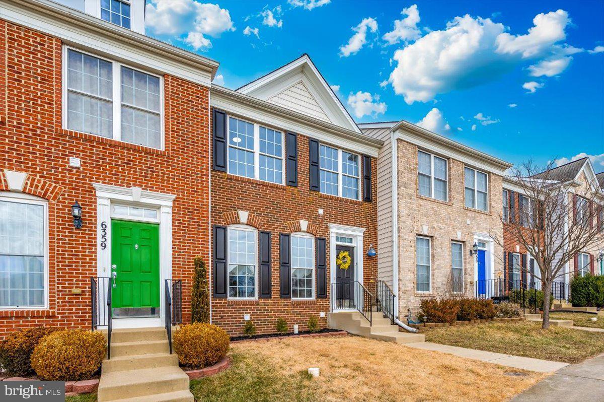 WHISPERING CREEK - Residential Lease