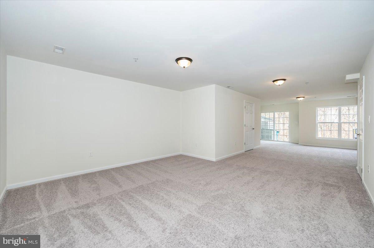 WHISPERING CREEK - Residential Lease