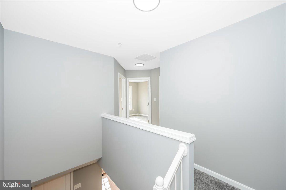 WHISPERING CREEK - Residential Lease