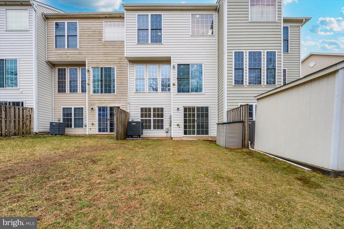 WHISPERING CREEK - Residential Lease