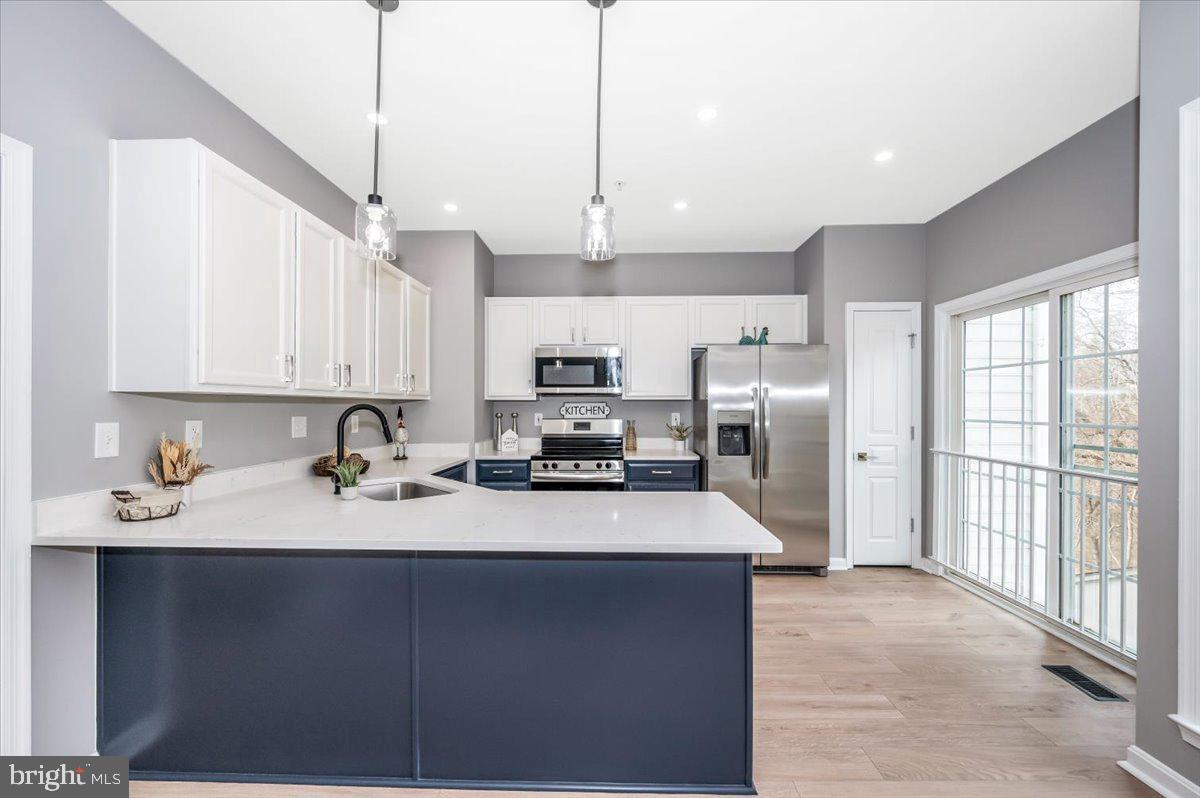 WHISPERING CREEK - Residential Lease