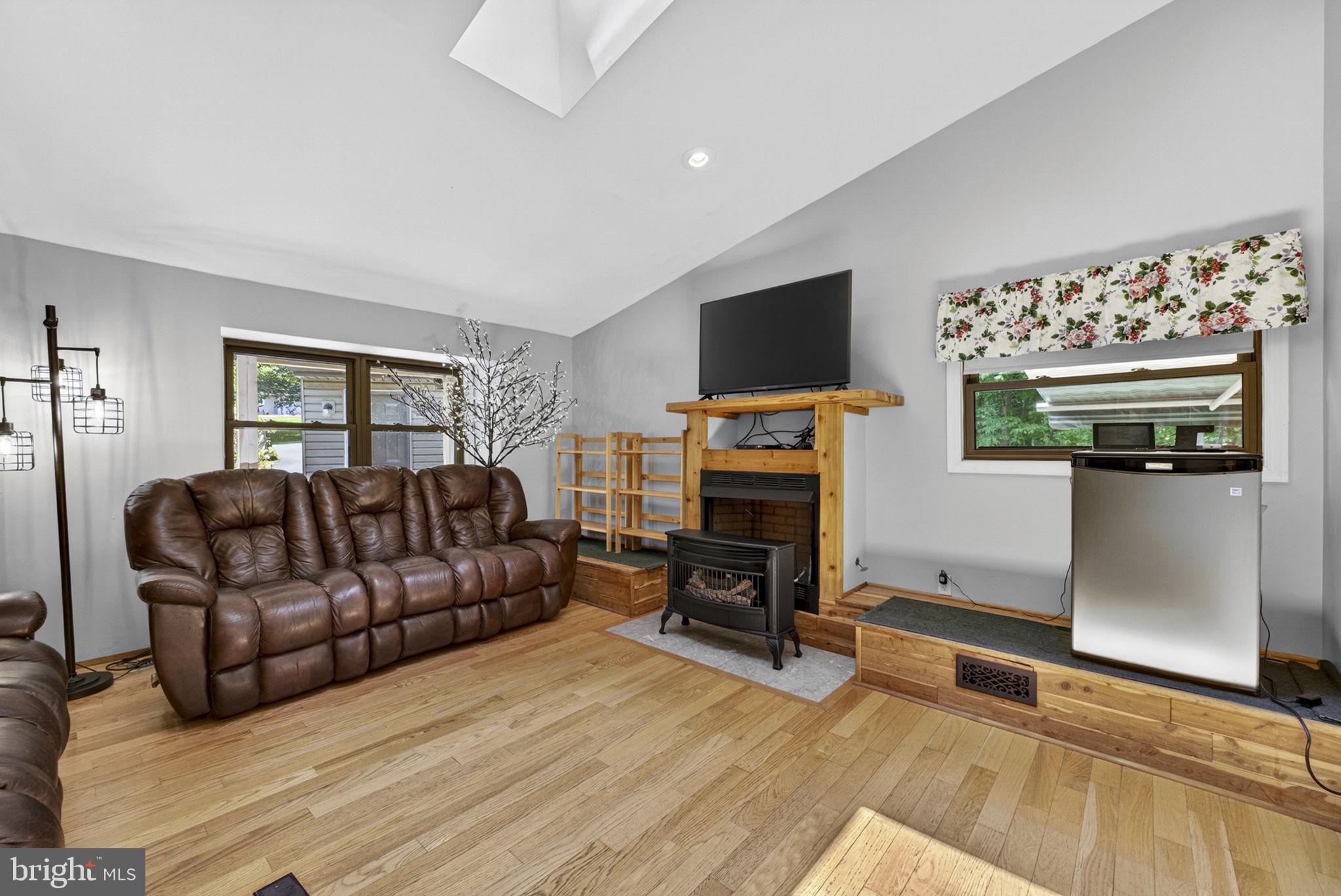 ROLLING ACRES - Residential