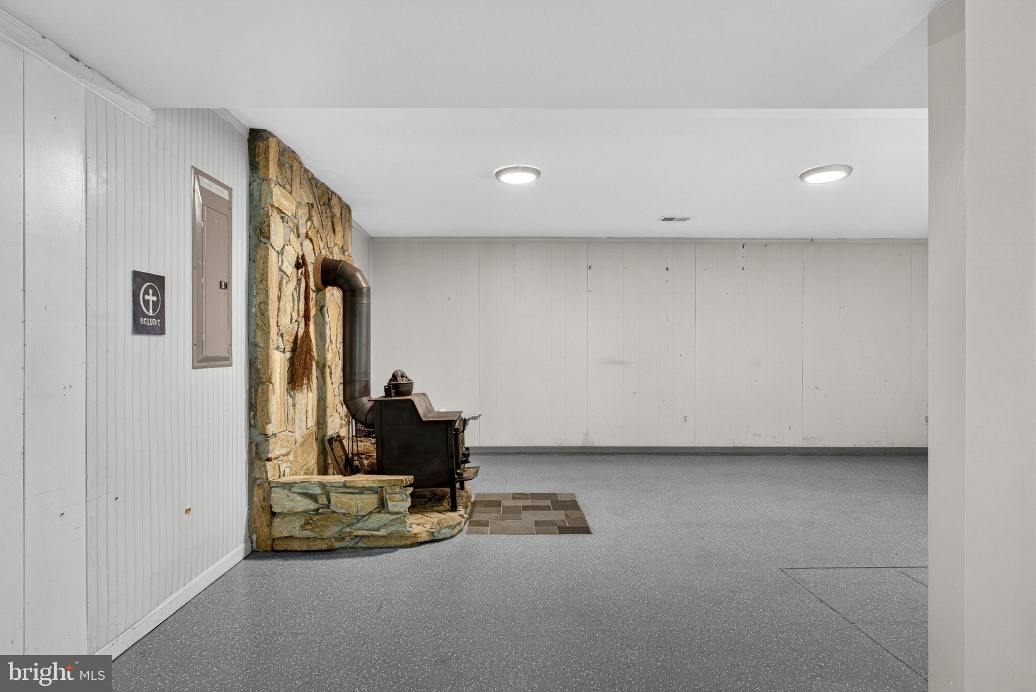 ROLLING ACRES - Residential