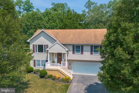 Photo of 111 Wheatfield Court, Quarryville, PA 17566 (MLS # PALA2054172)