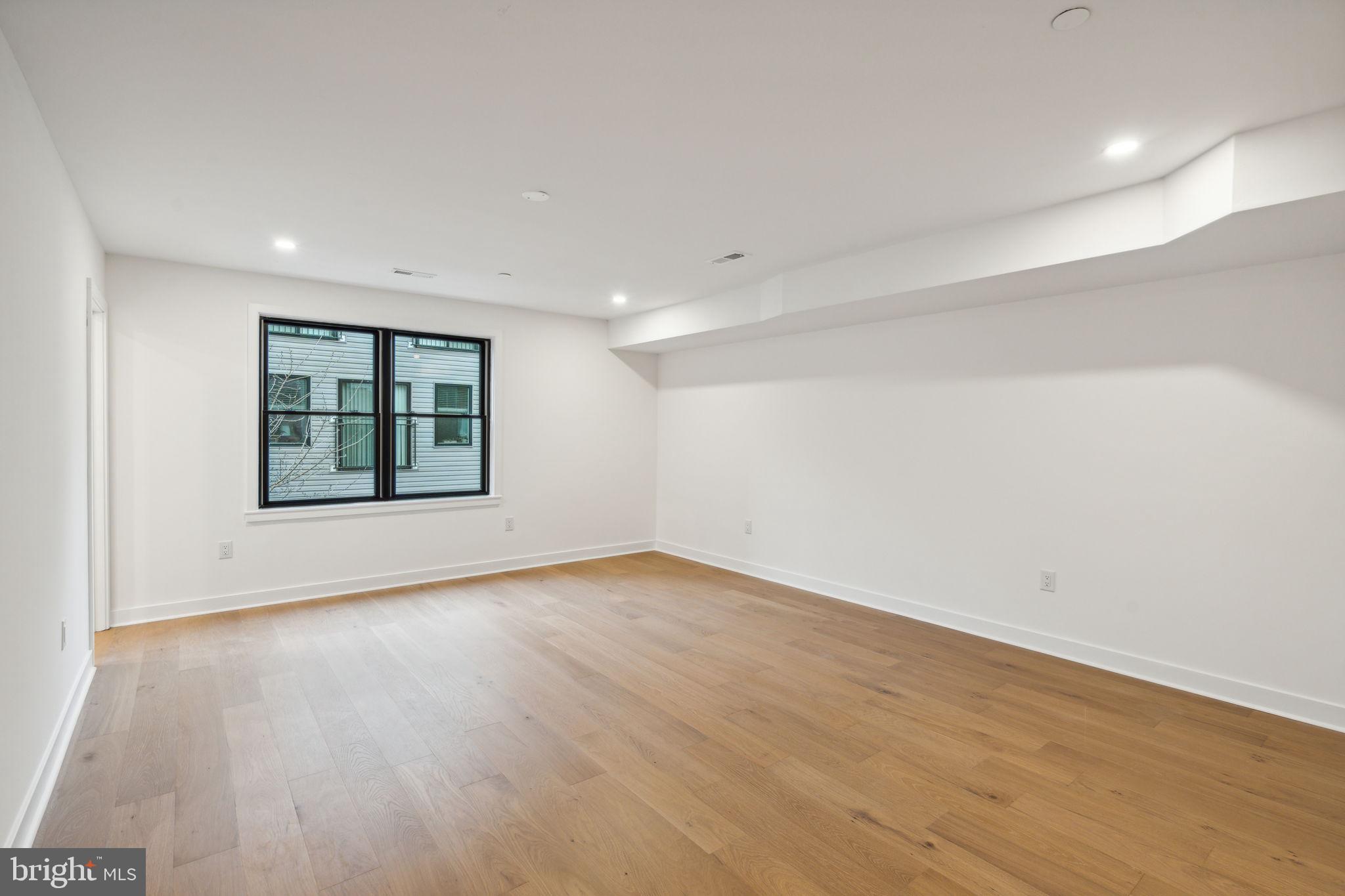 FAIRMOUNT - Residential