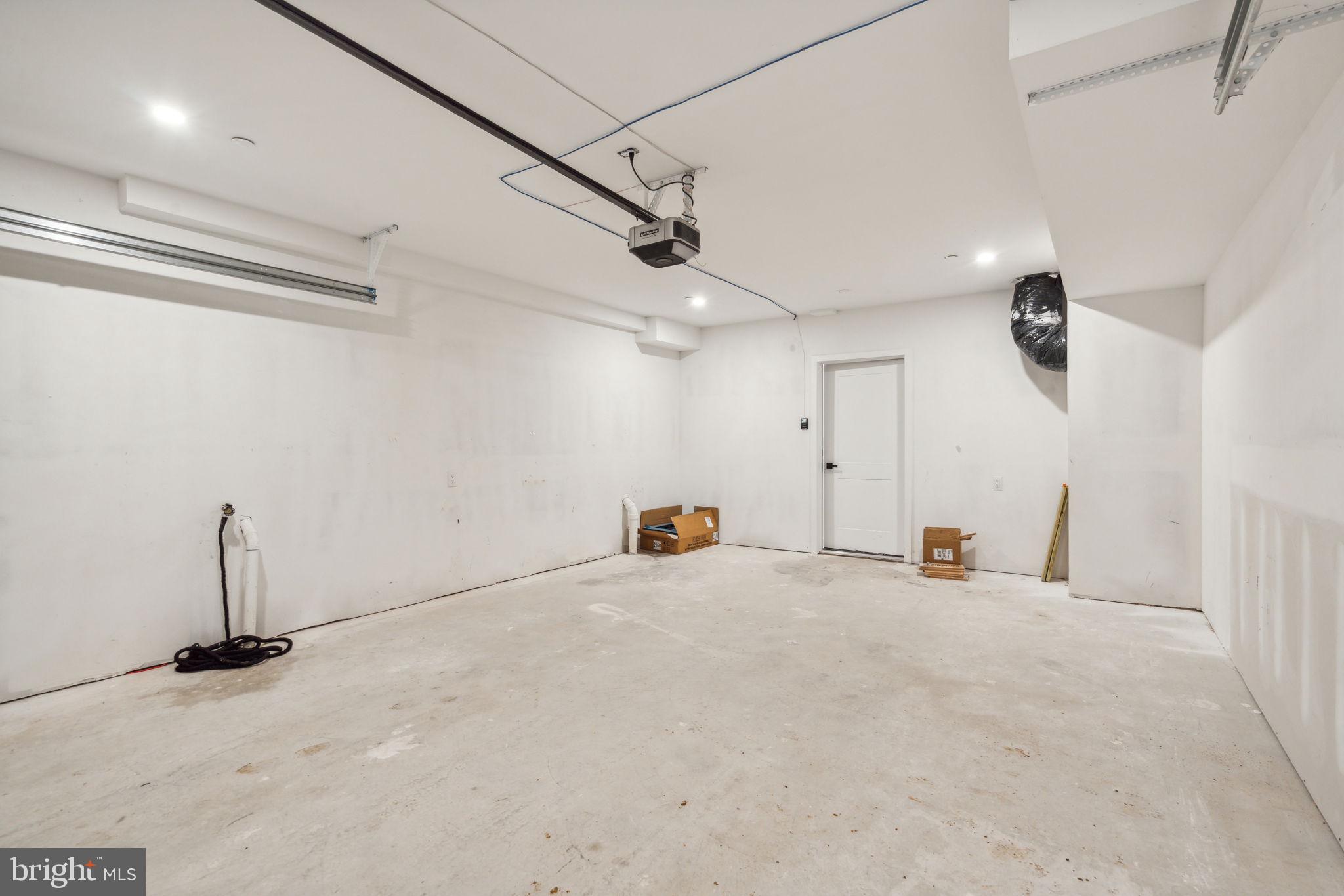 FAIRMOUNT - Residential