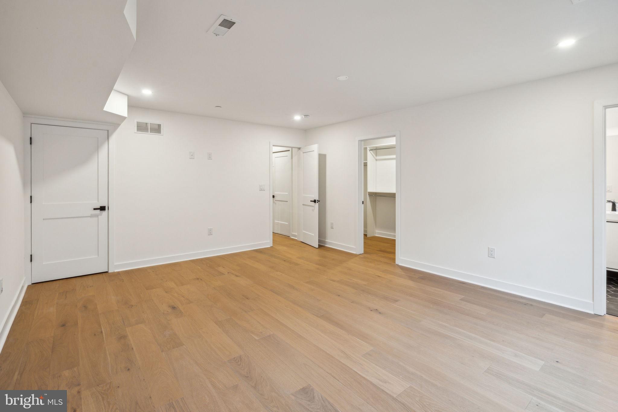 FAIRMOUNT - Residential