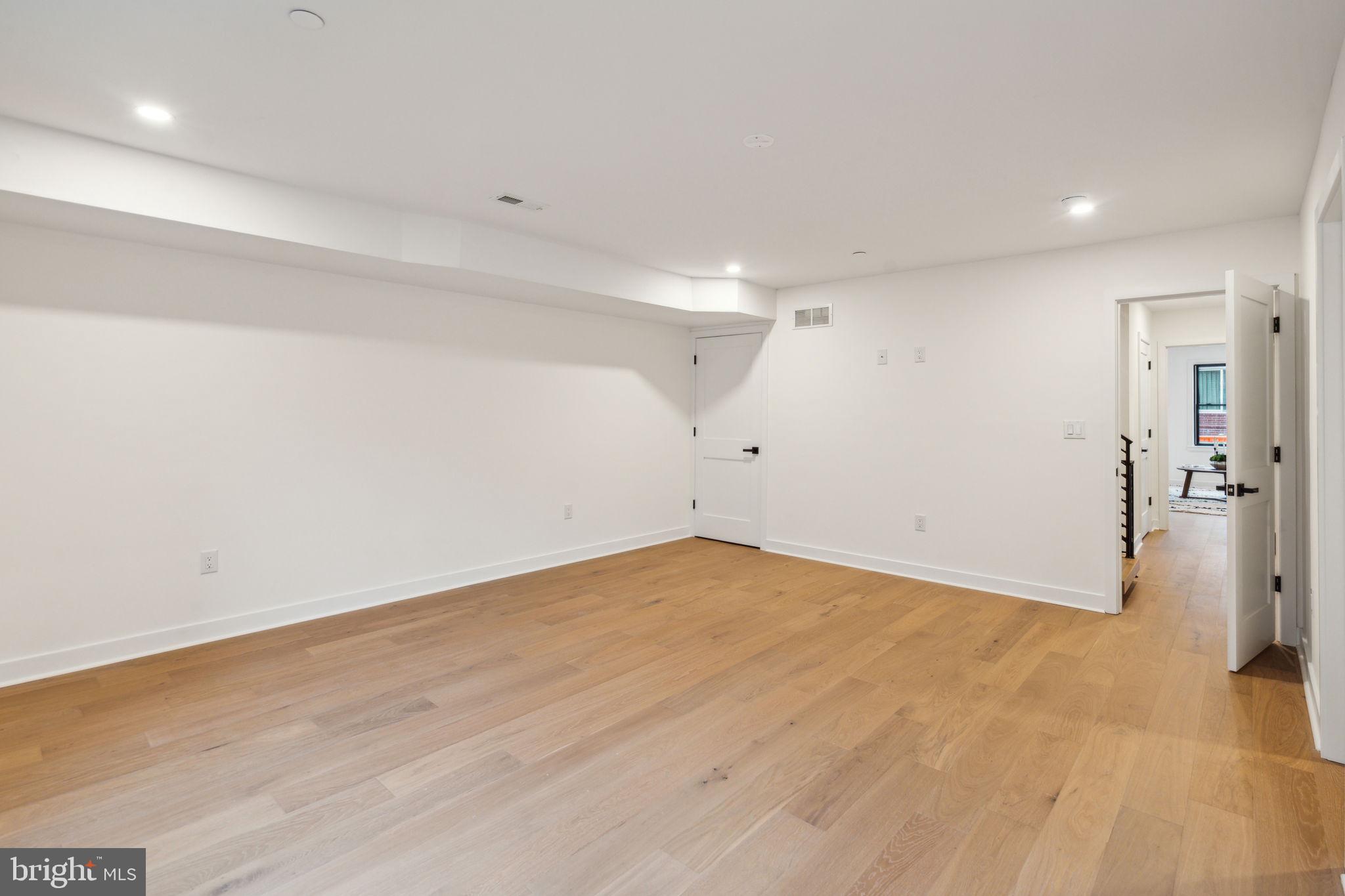 FAIRMOUNT - Residential