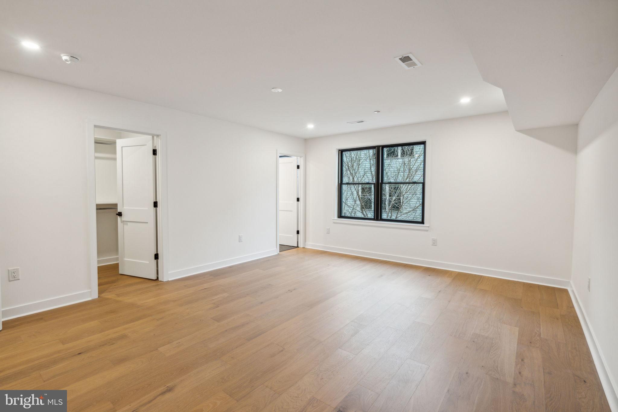 FAIRMOUNT - Residential