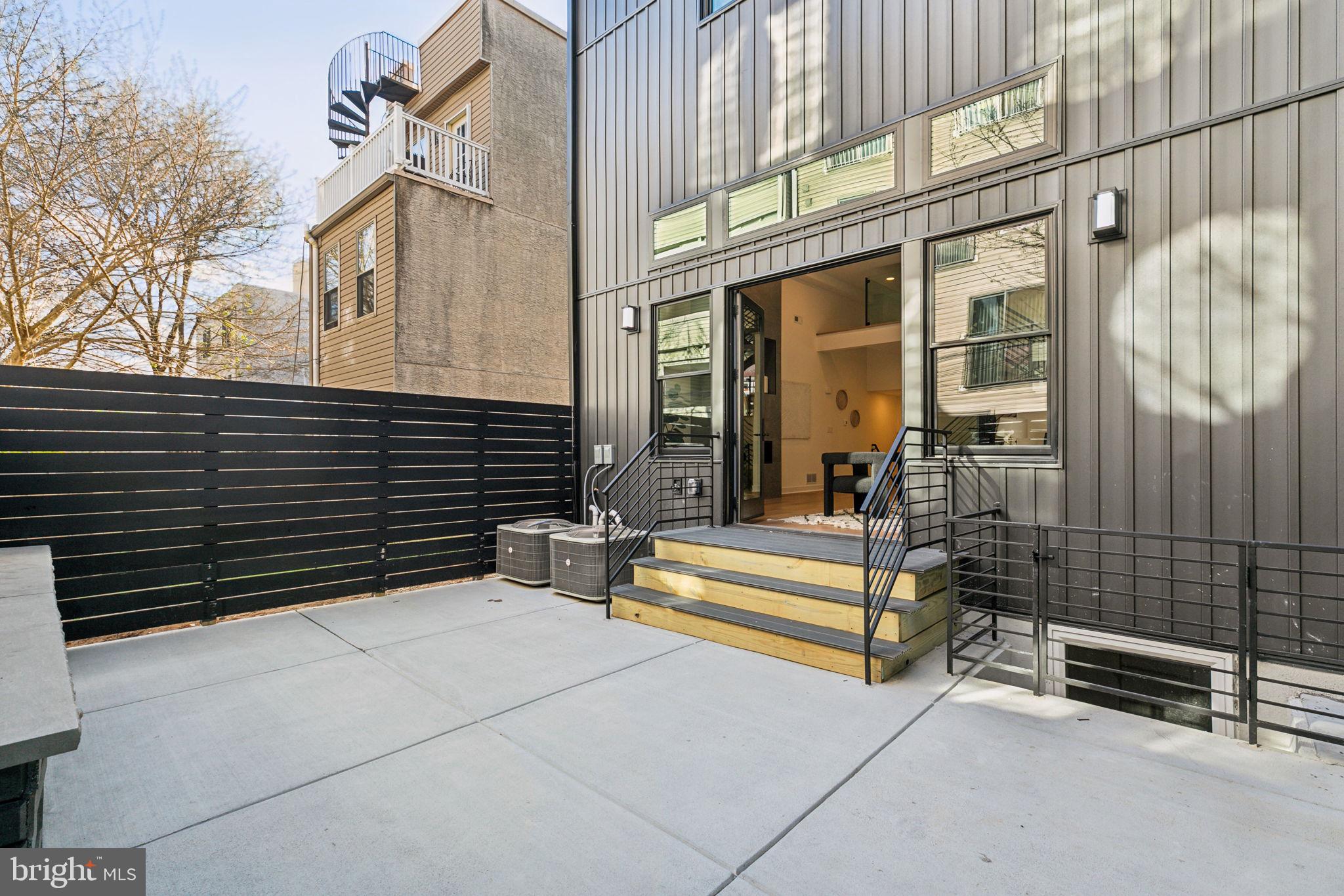 FAIRMOUNT - Residential