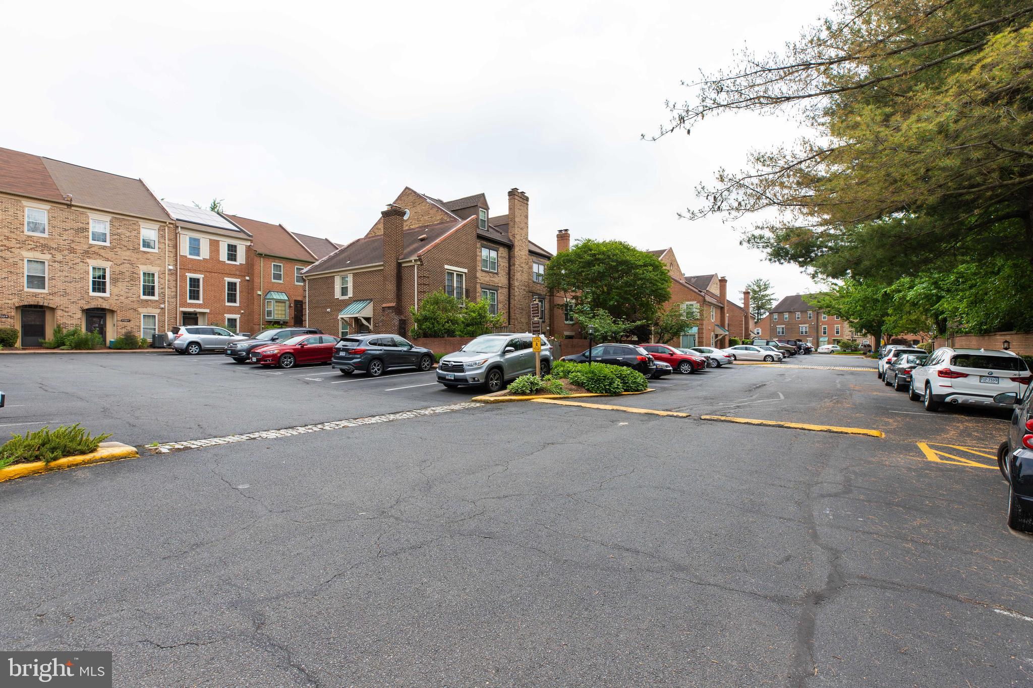 LAUREL MEWS - Residential Lease