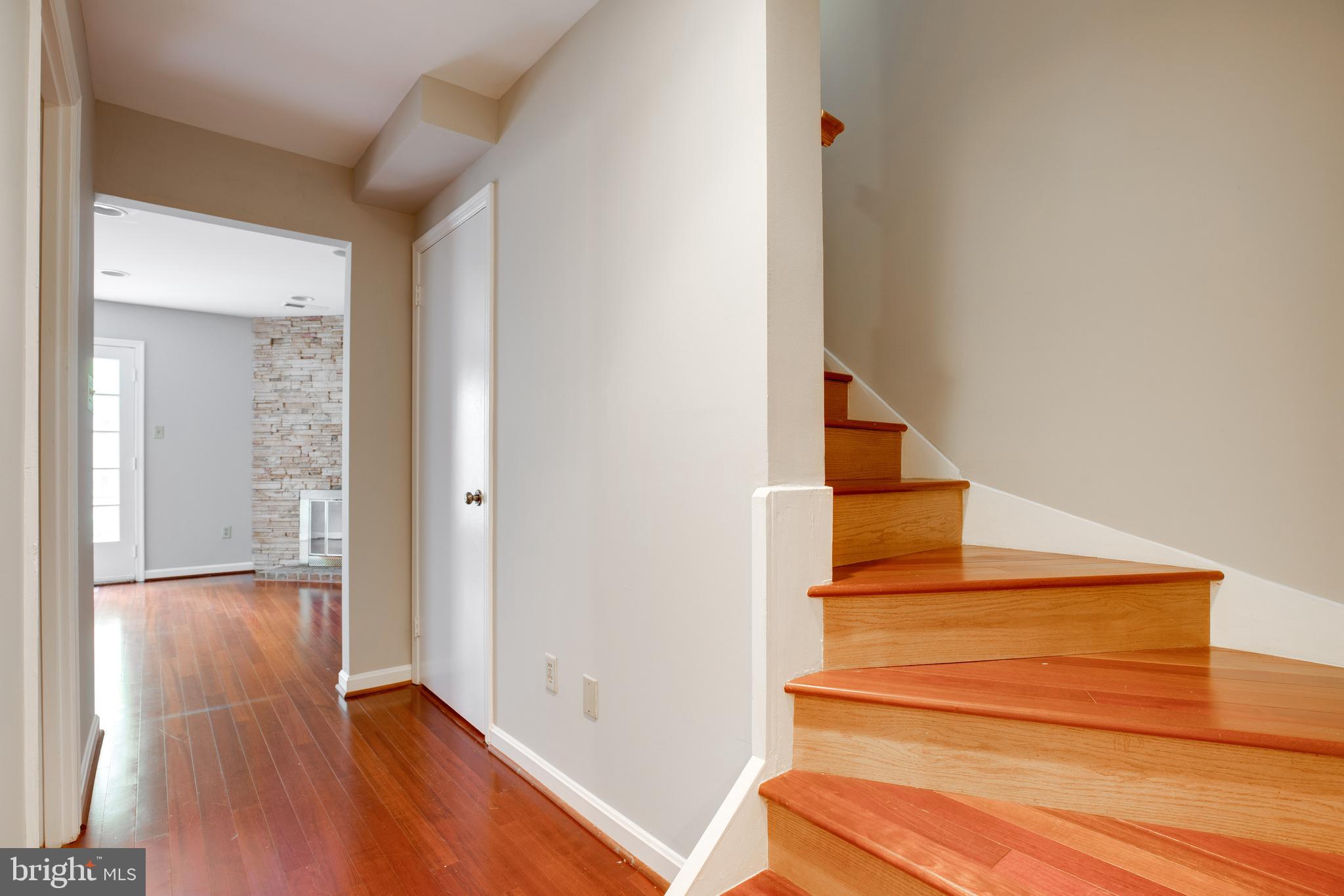 LAUREL MEWS - Residential Lease