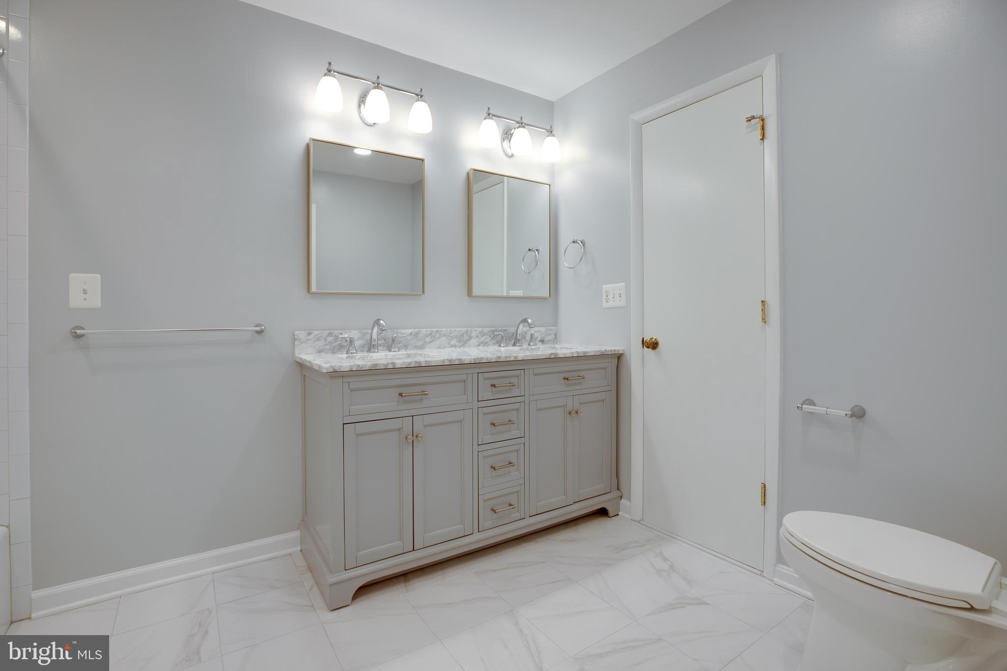 LAUREL MEWS - Residential Lease