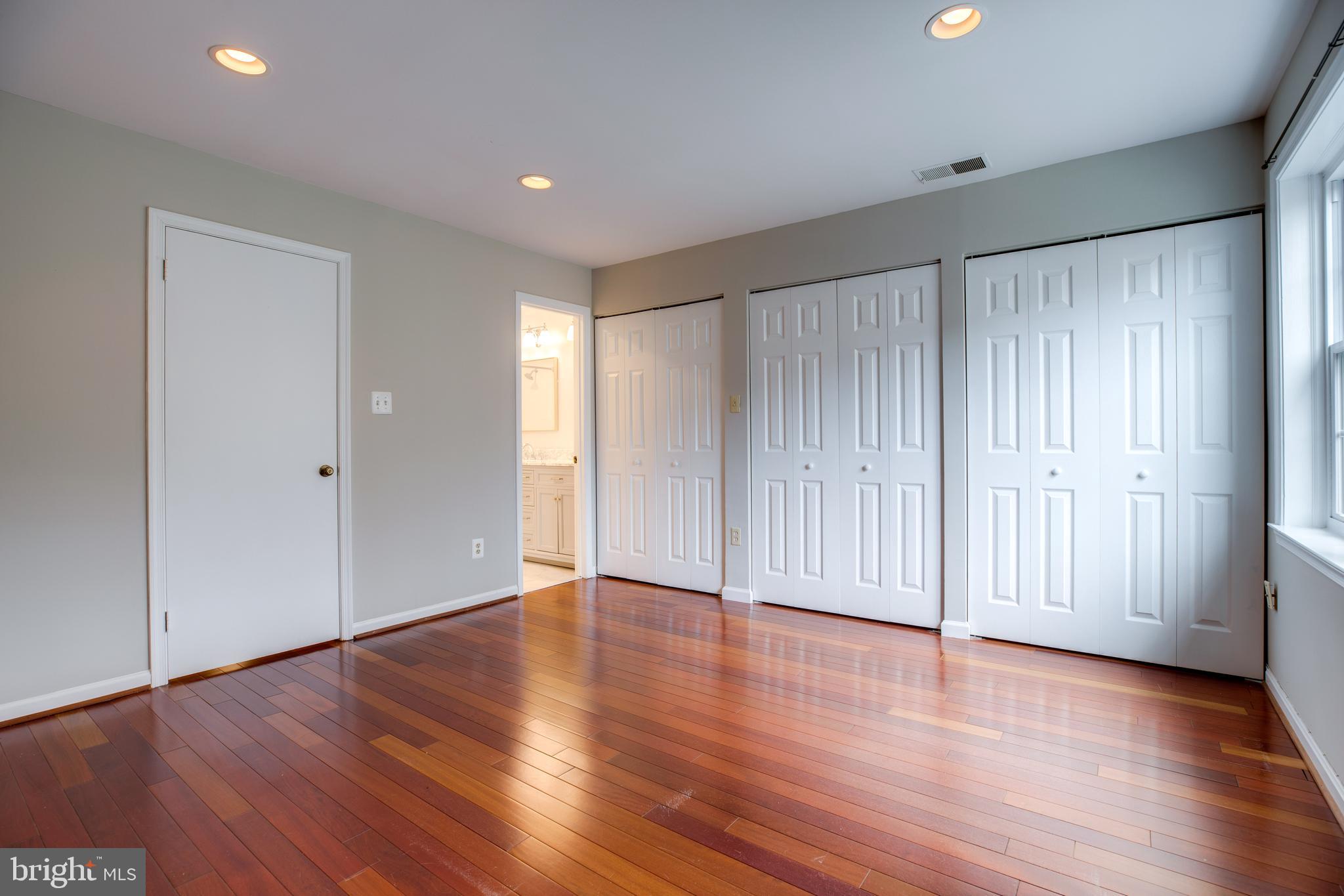 LAUREL MEWS - Residential Lease