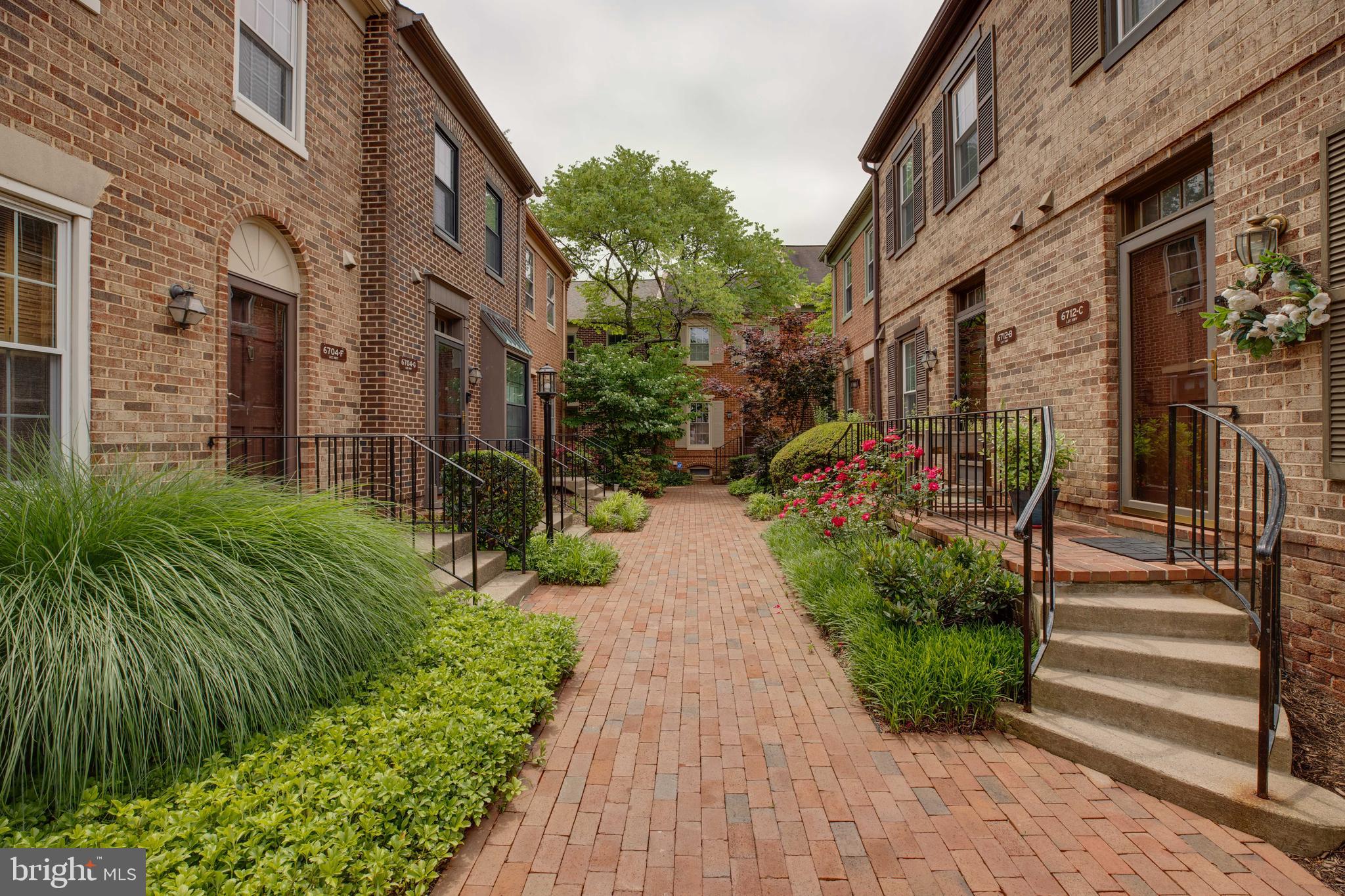 LAUREL MEWS - Residential Lease