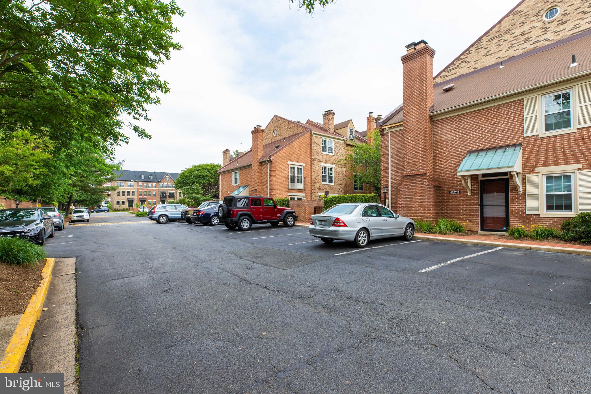 LAUREL MEWS - Residential Lease