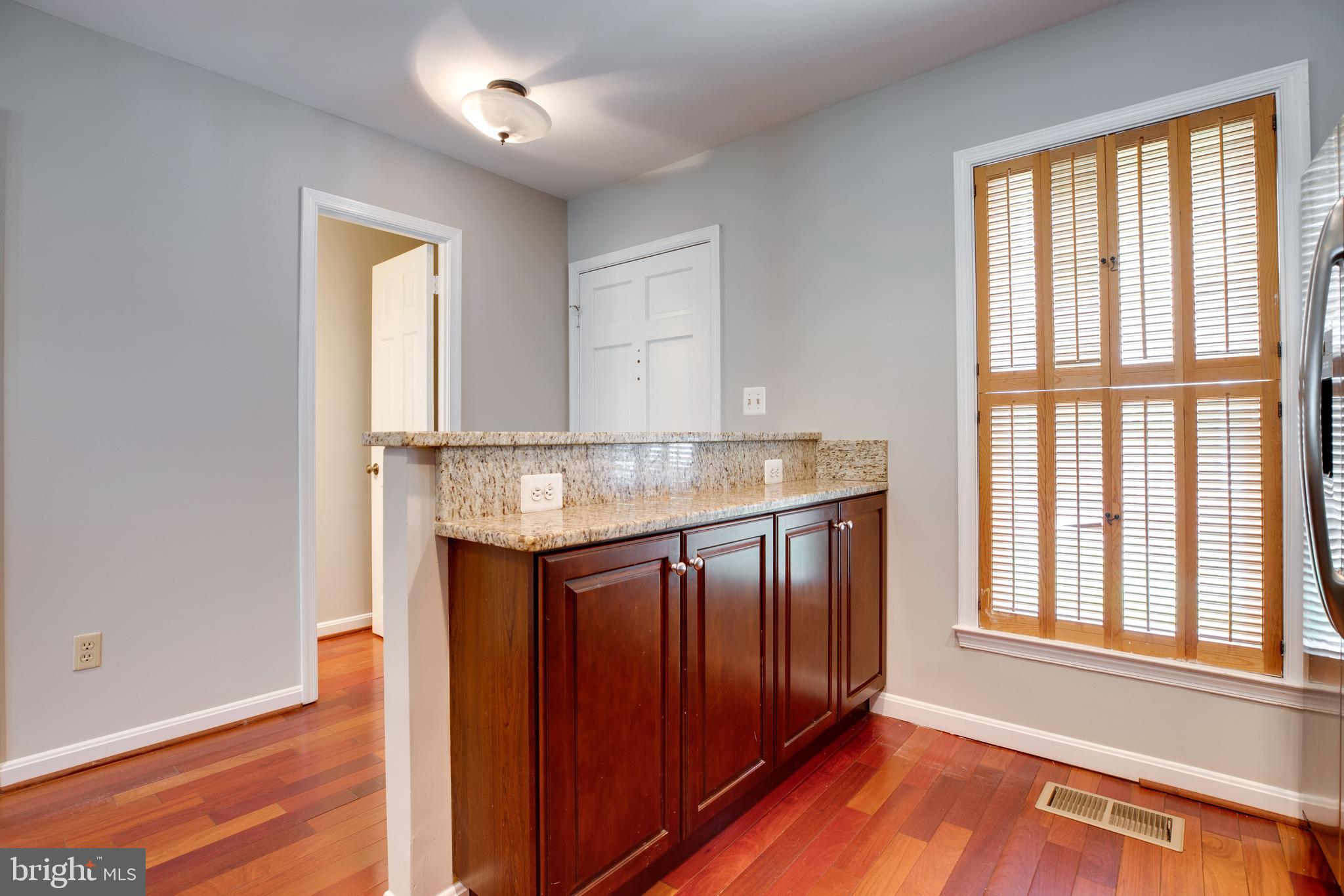 LAUREL MEWS - Residential Lease