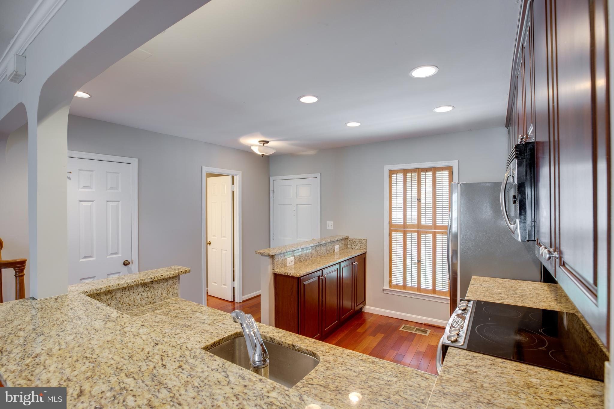 LAUREL MEWS - Residential Lease