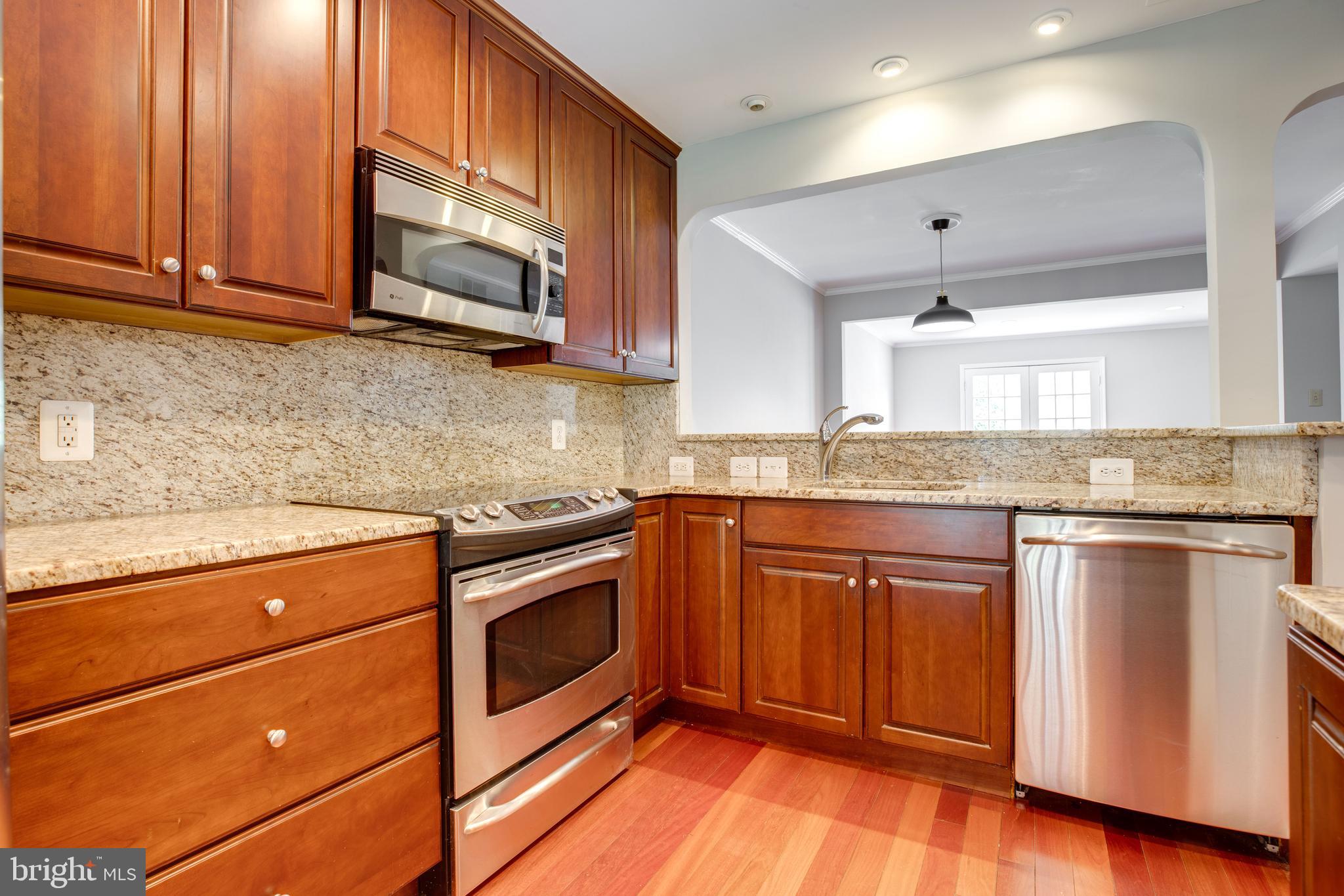 LAUREL MEWS - Residential Lease