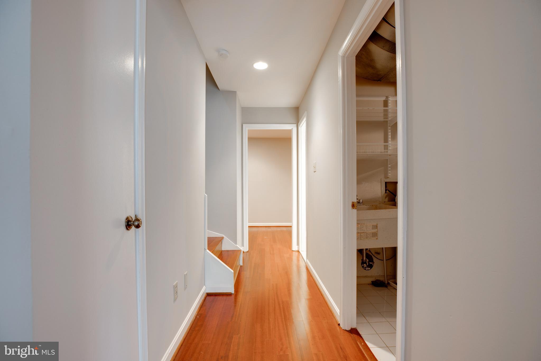 LAUREL MEWS - Residential Lease