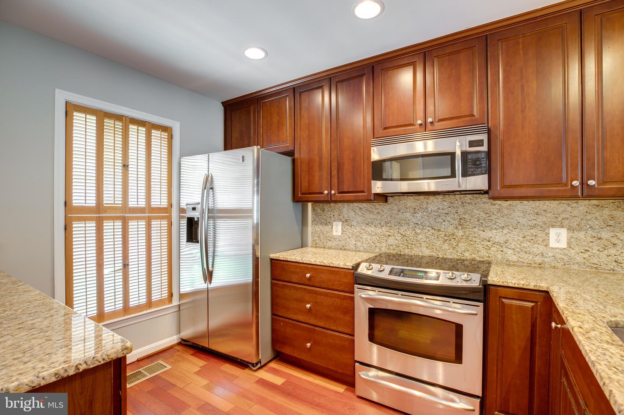 LAUREL MEWS - Residential Lease