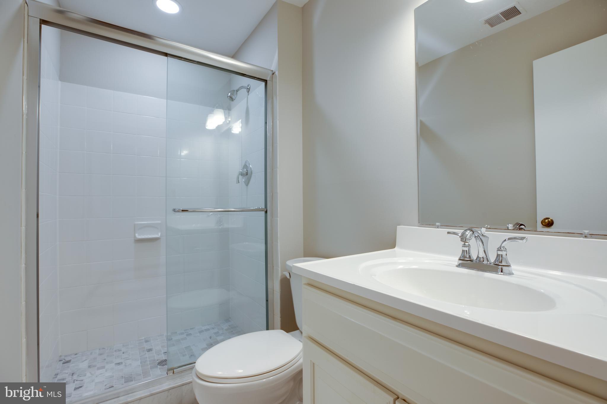 LAUREL MEWS - Residential Lease