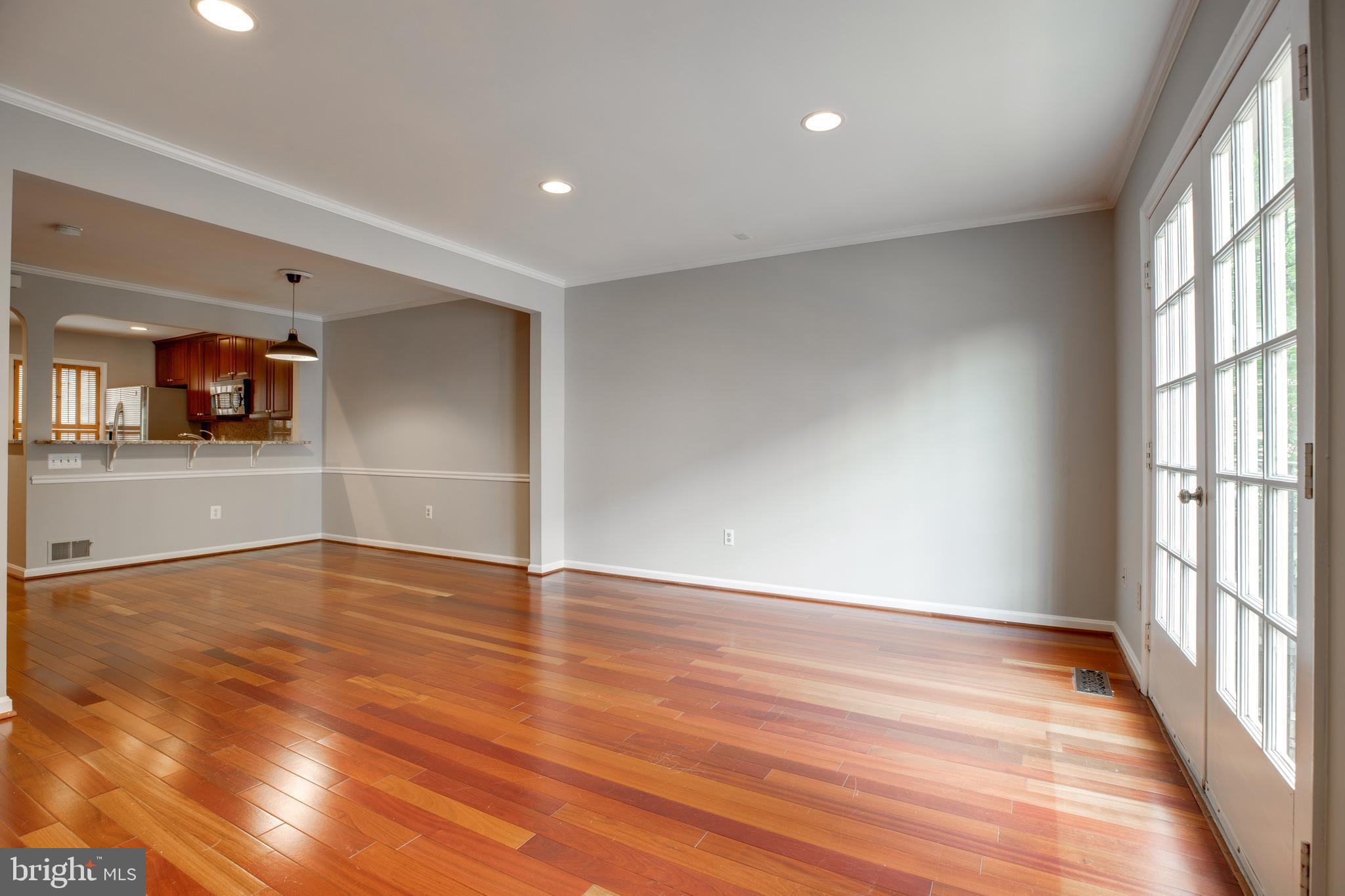 LAUREL MEWS - Residential Lease