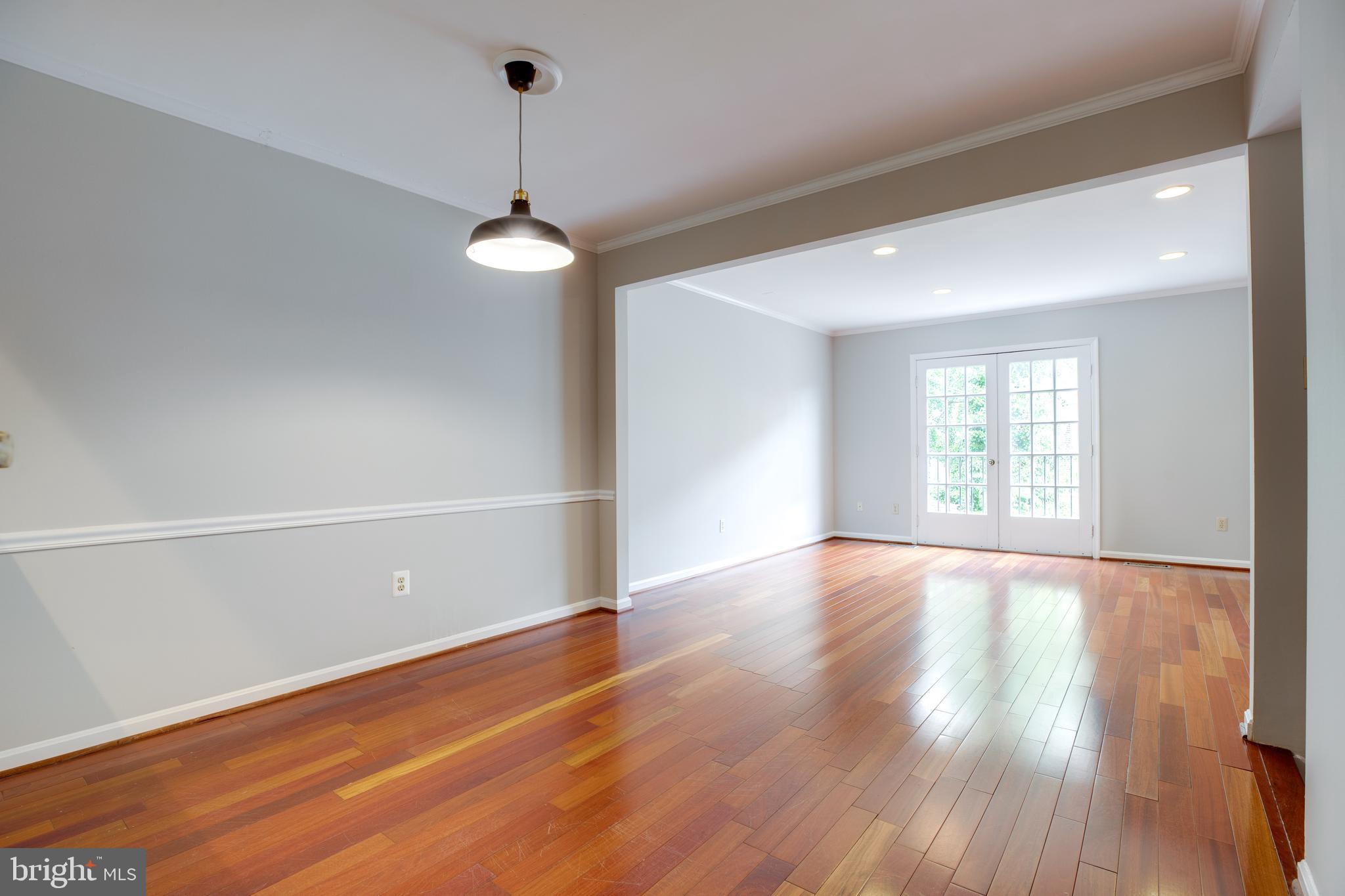 LAUREL MEWS - Residential Lease