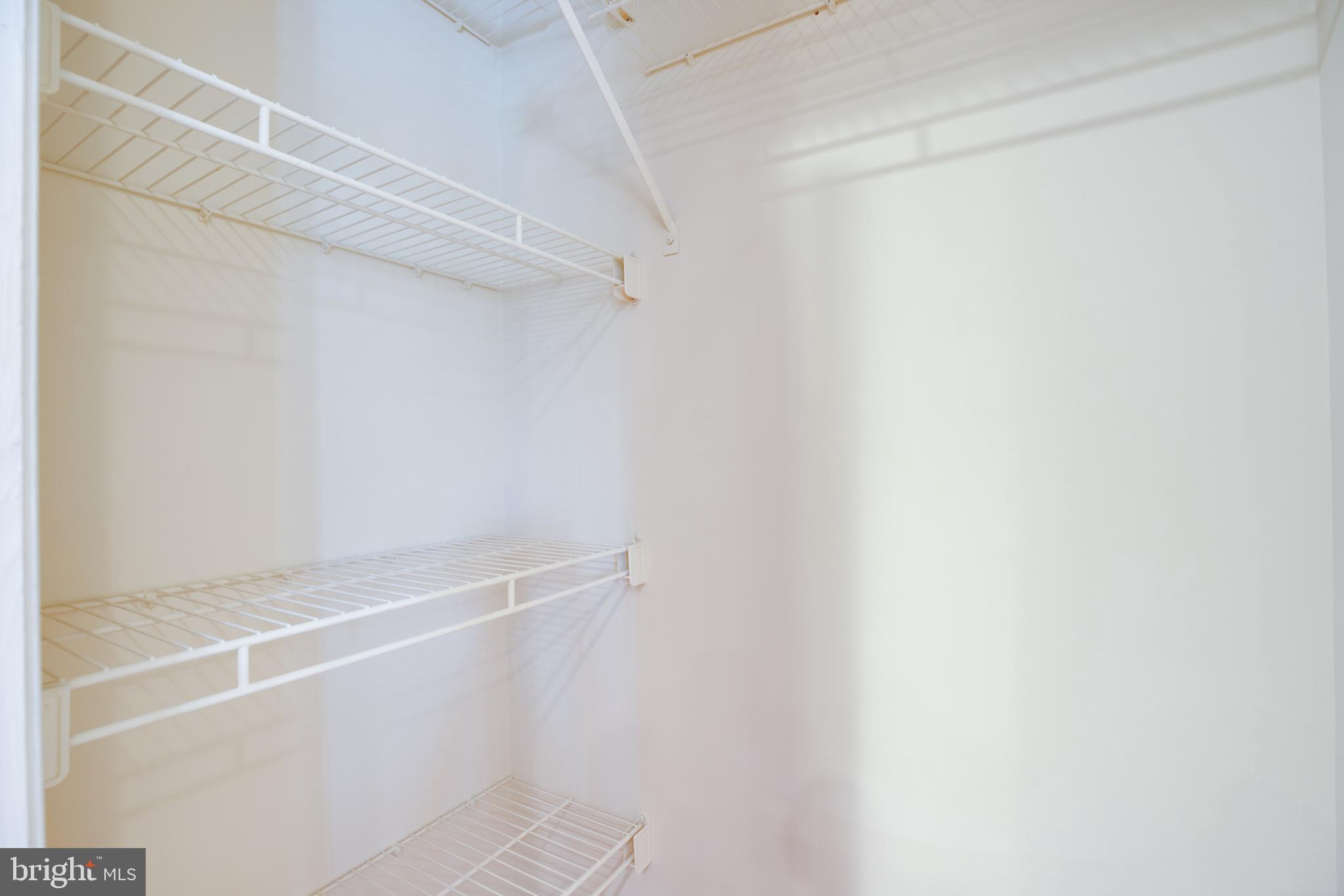 LAUREL MEWS - Residential Lease