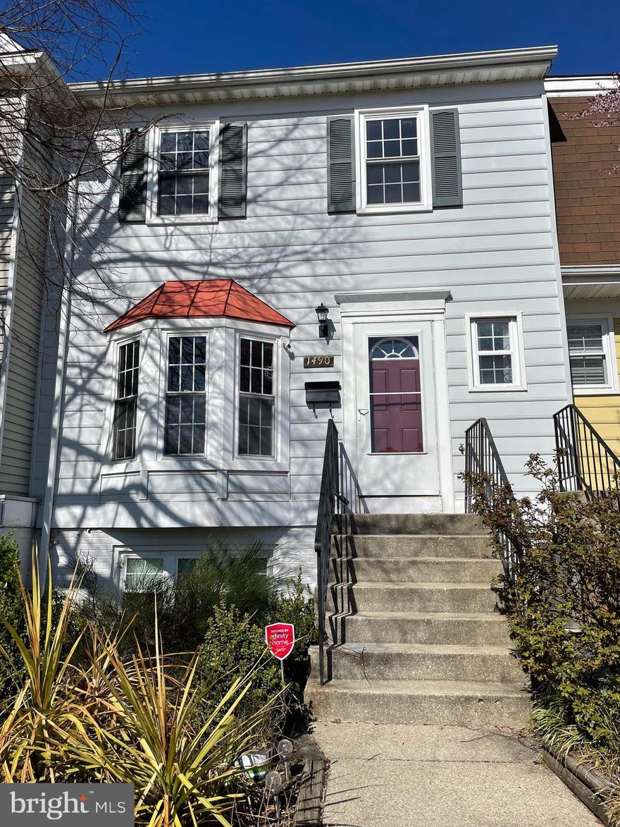 Welcome to this recently renovated 3 Bedrooms 2.5 bathroom Townhome/condo available for rent. Upgardes include LVP flooring throughout main level and upper level. SS appliances, eat-in kitchen, deck and a fenced backyard. Recessed lighting, custom bathrooms from floor to ceiling tiles, high end vanities only to name a few of the upgrades. Access to all major commuter routes. Close to Ft Meade, Baltimore, Annapolis, NASA, DC and the rest of DMV area.

All adult applicants must fill out an application, $50/adult application fee, minimum of 680 credit score and proof of income required.
Currently tenant occupied, house will be available for occupancy October 20th.