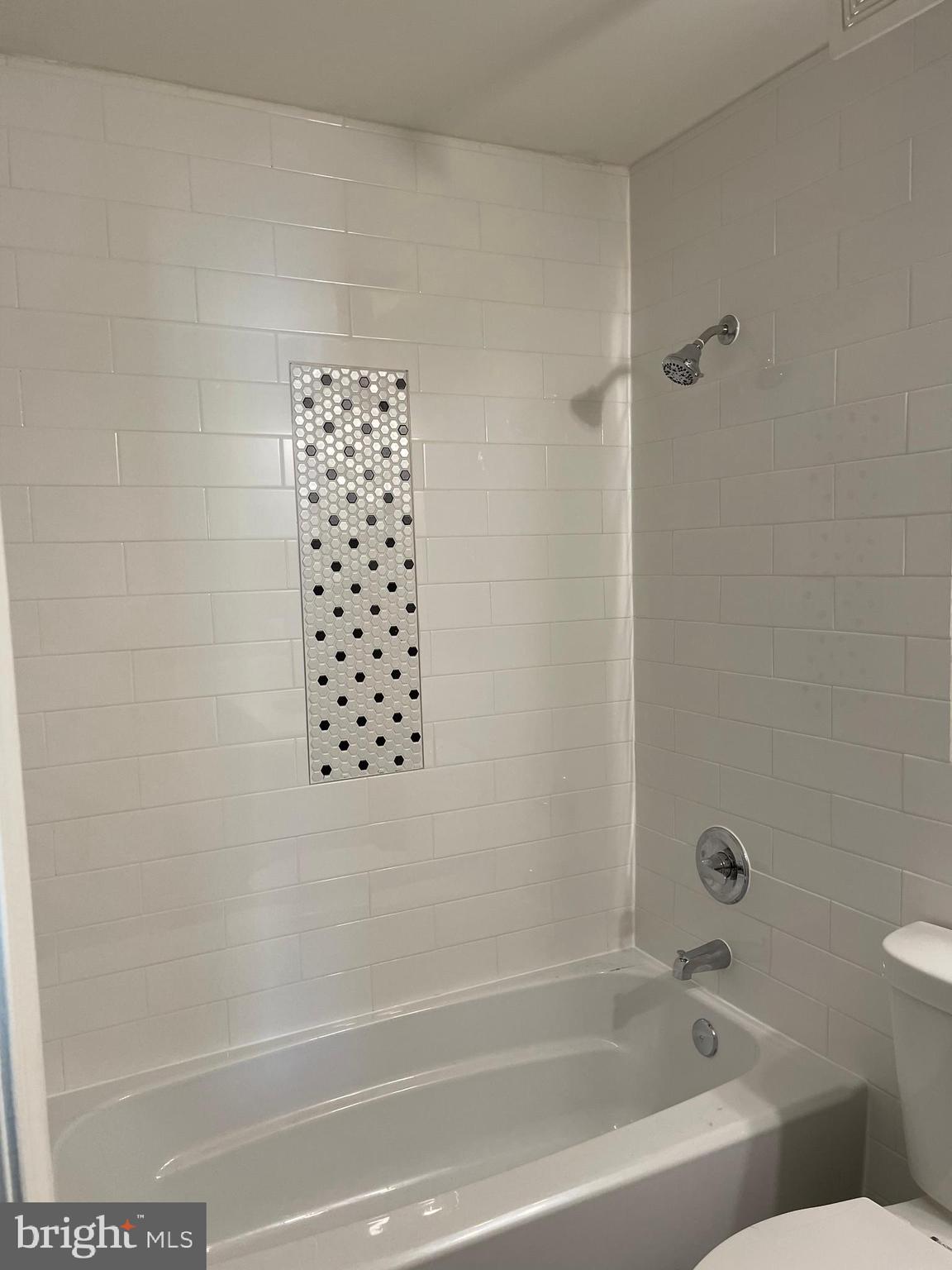 CROFTON MEWS CONDO - Residential Lease