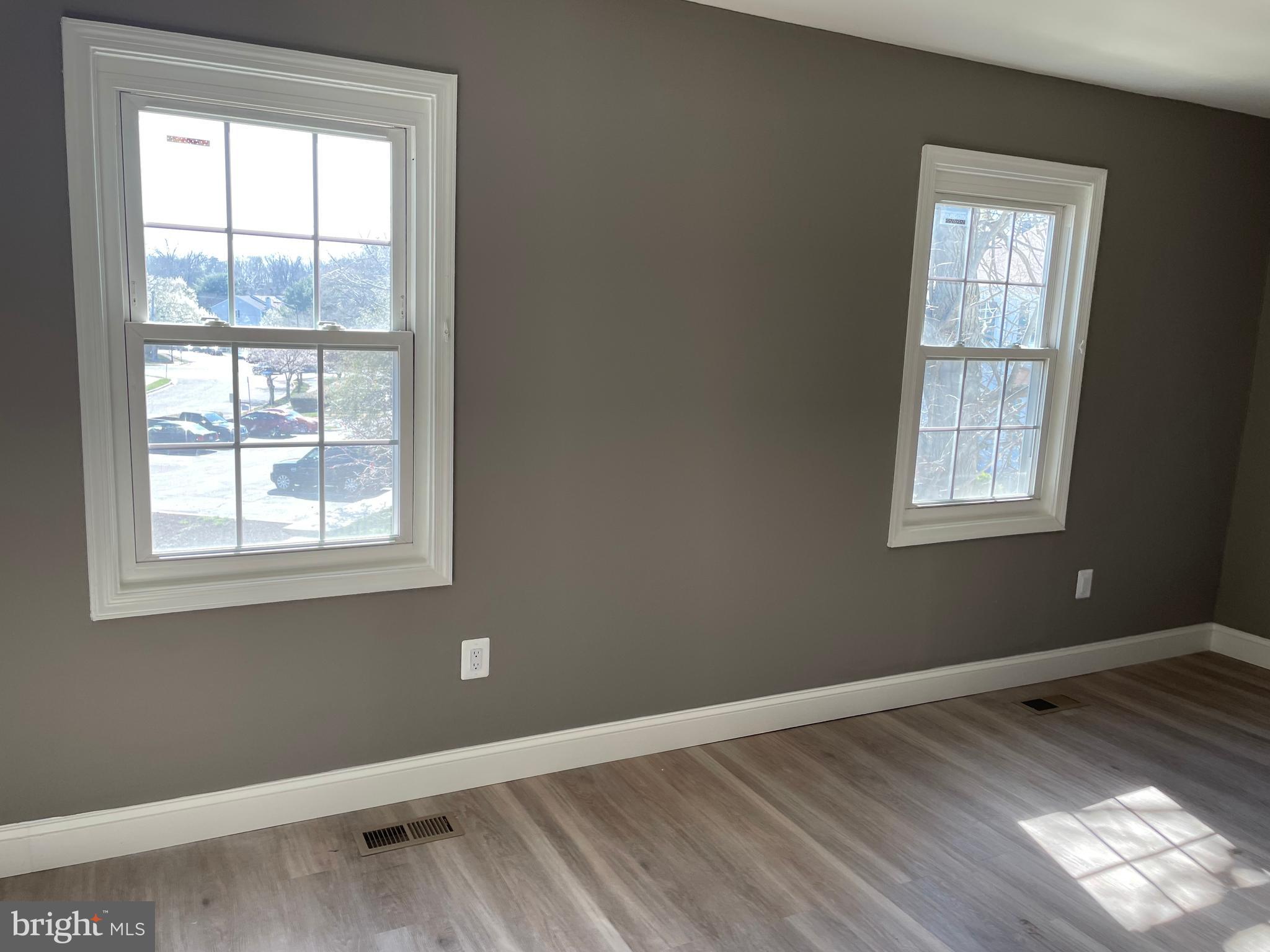 CROFTON MEWS CONDO - Residential Lease