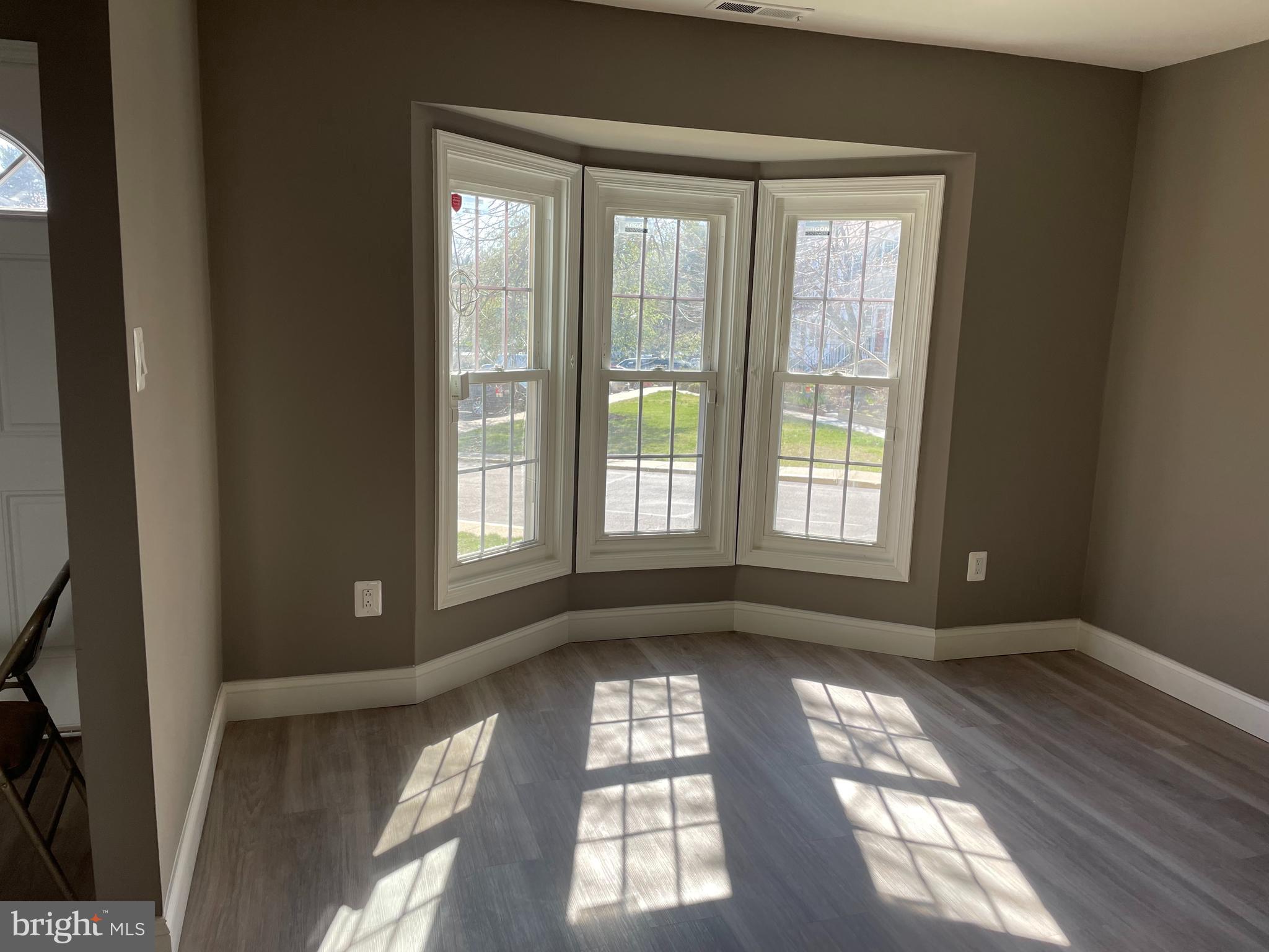 CROFTON MEWS CONDO - Residential Lease