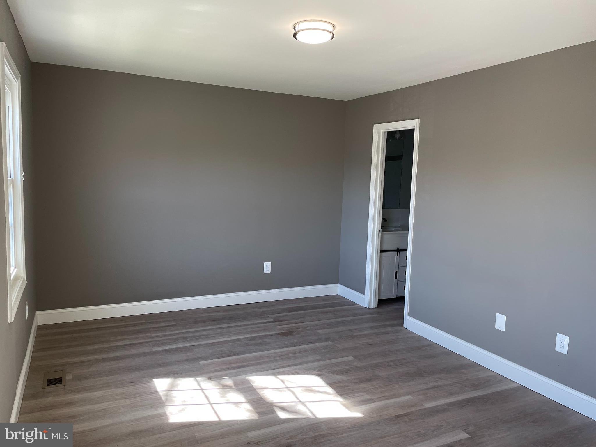 CROFTON MEWS CONDO - Residential Lease