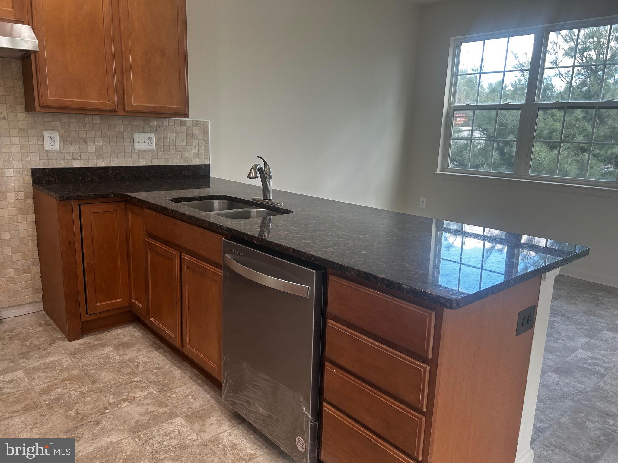 SUNSET TOWNHOMES - Residential