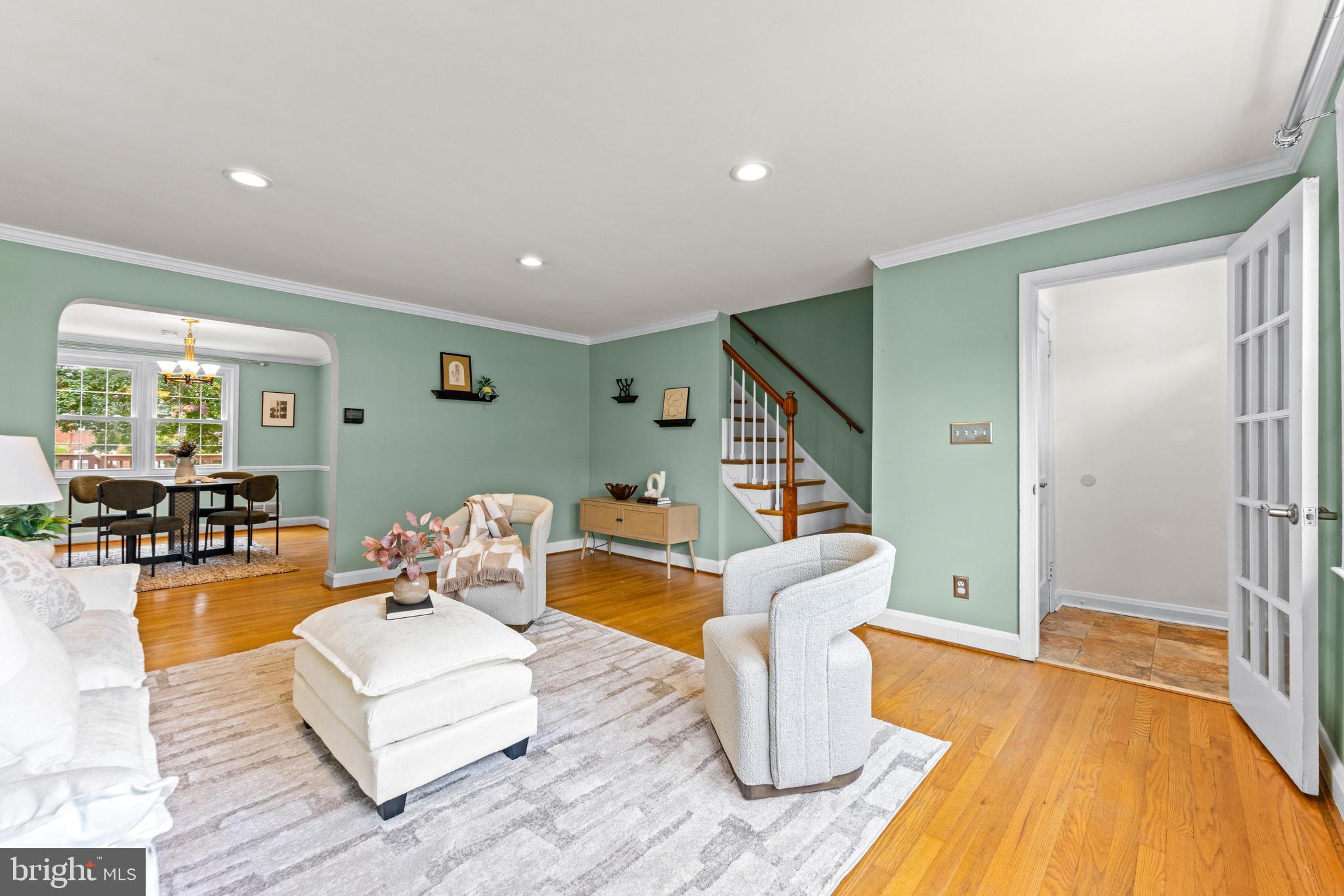 1523 DOXBURY ROAD