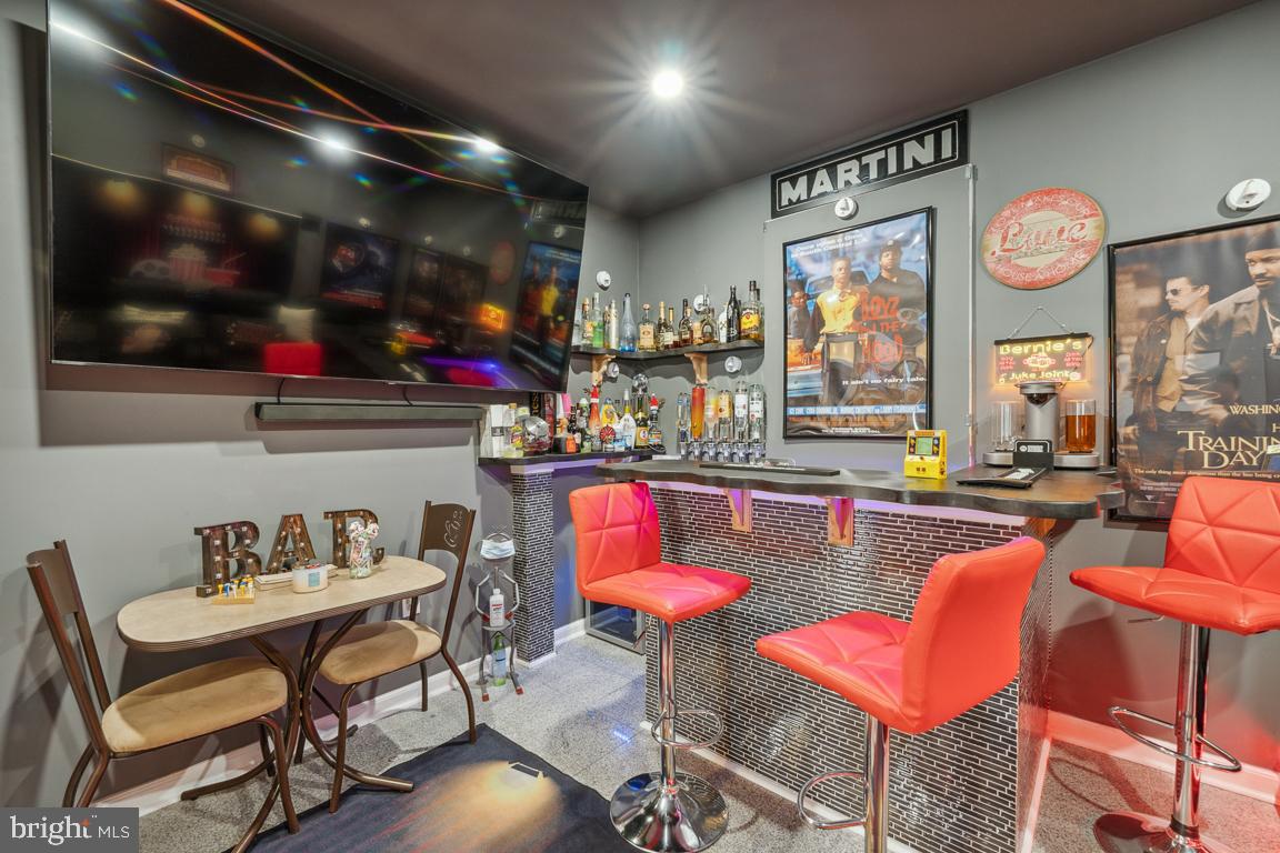 WESTLAKE VILLAGE - Residential