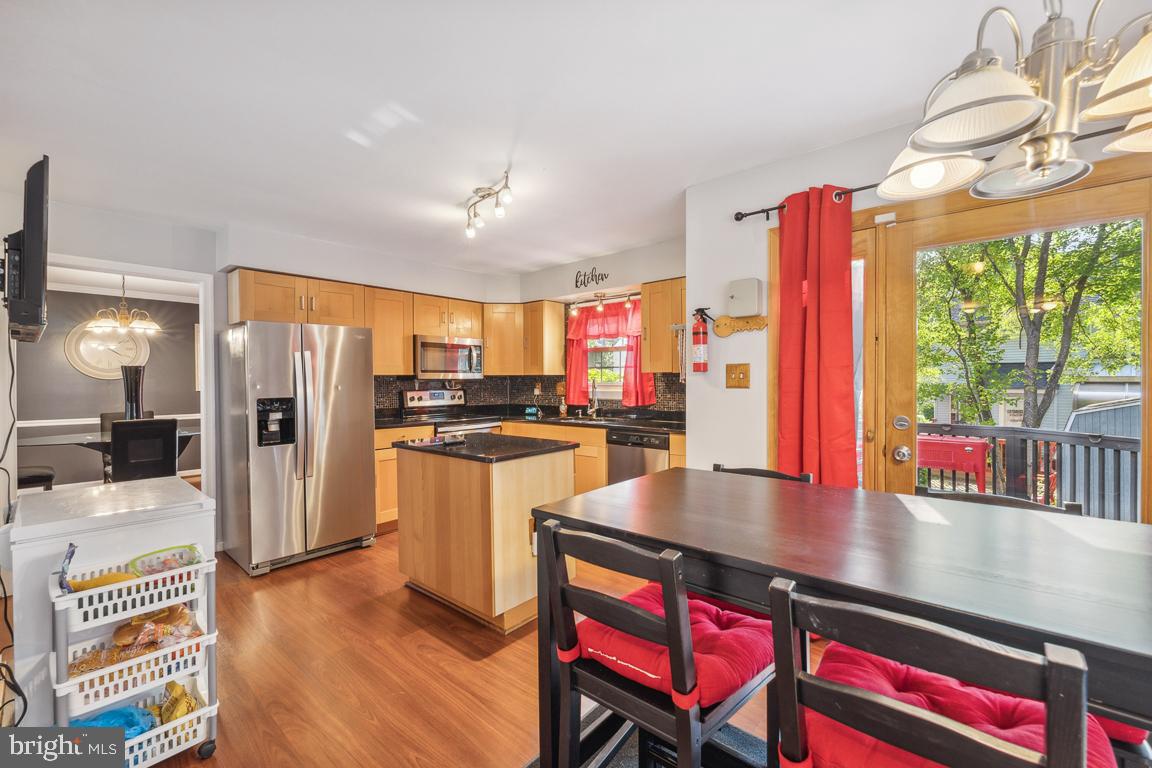 WESTLAKE VILLAGE - Residential