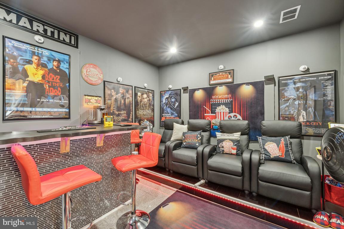 WESTLAKE VILLAGE - Residential